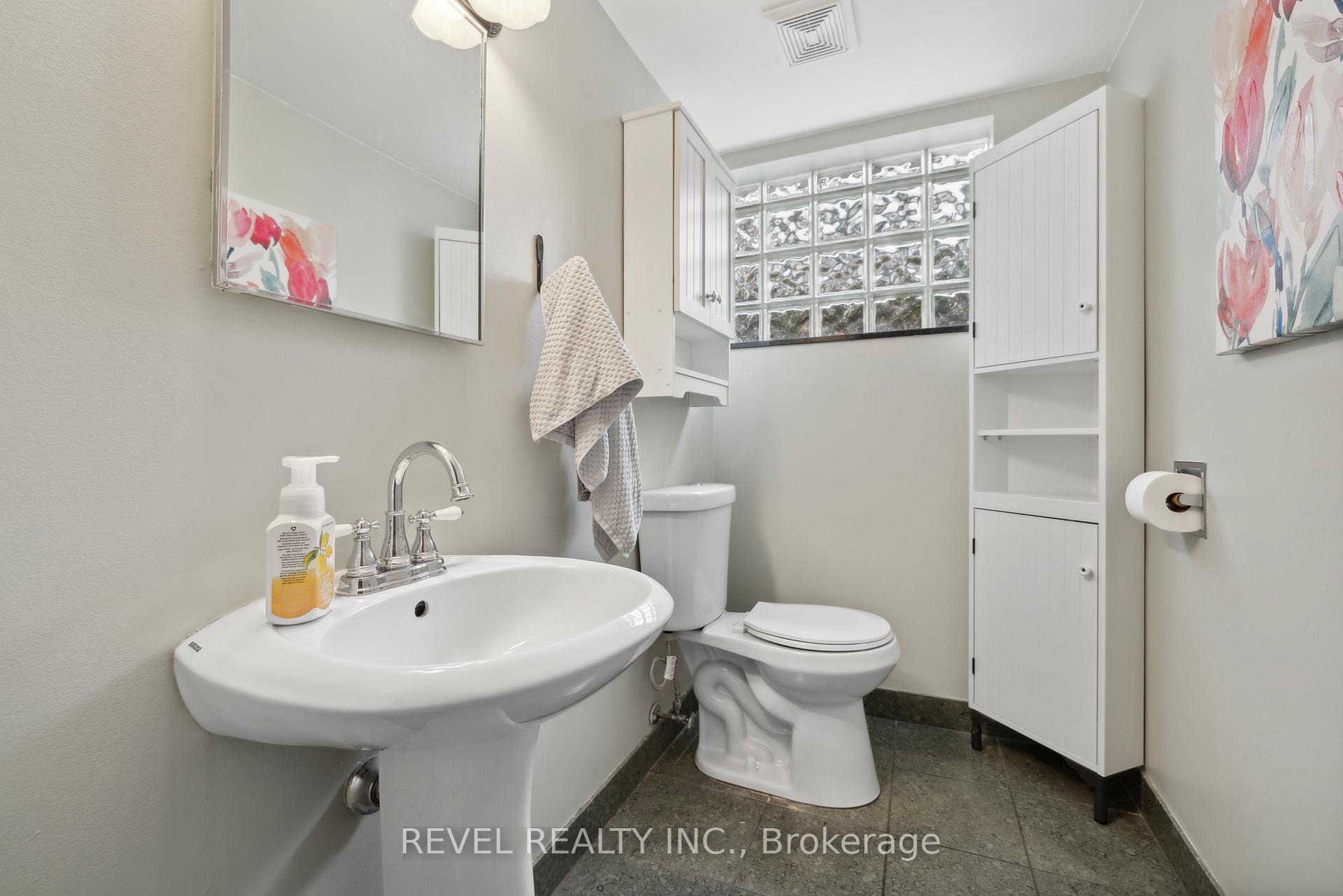 Photo 22 of 93 Willowridge Road, Etobicoke, Willowridge-Martingrove-Richview — HOMEH