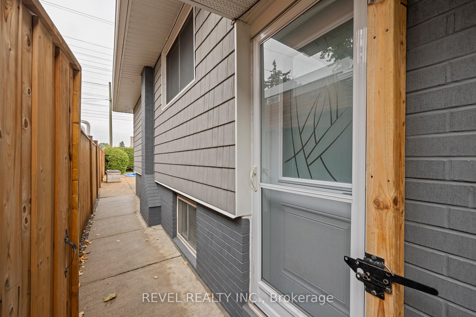 Photo 26 of 93 Willowridge Road, Etobicoke, Willowridge-Martingrove-Richview — HOMEH