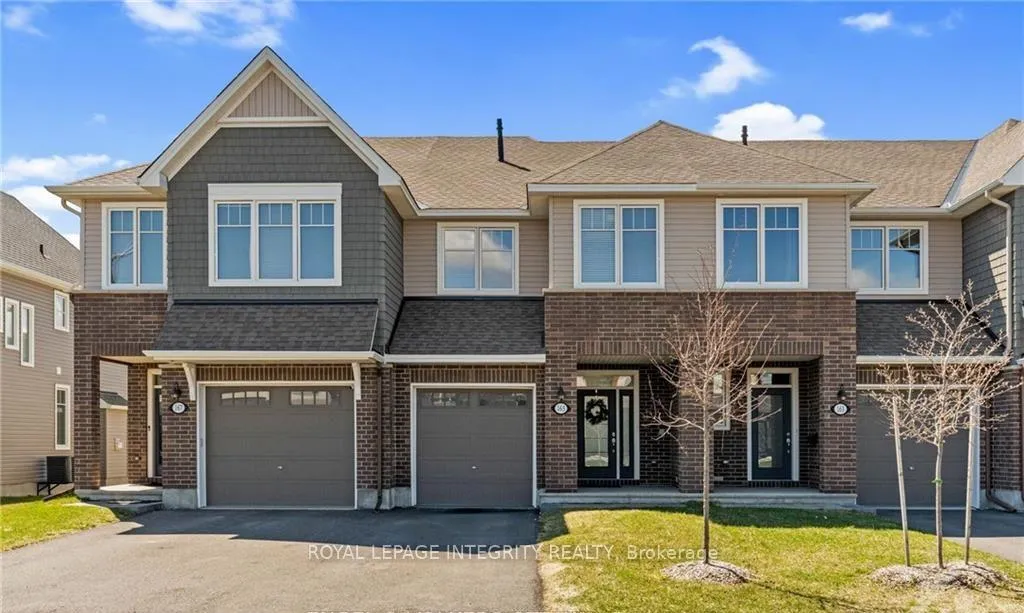 Front of 165 Angelonia Crescent E