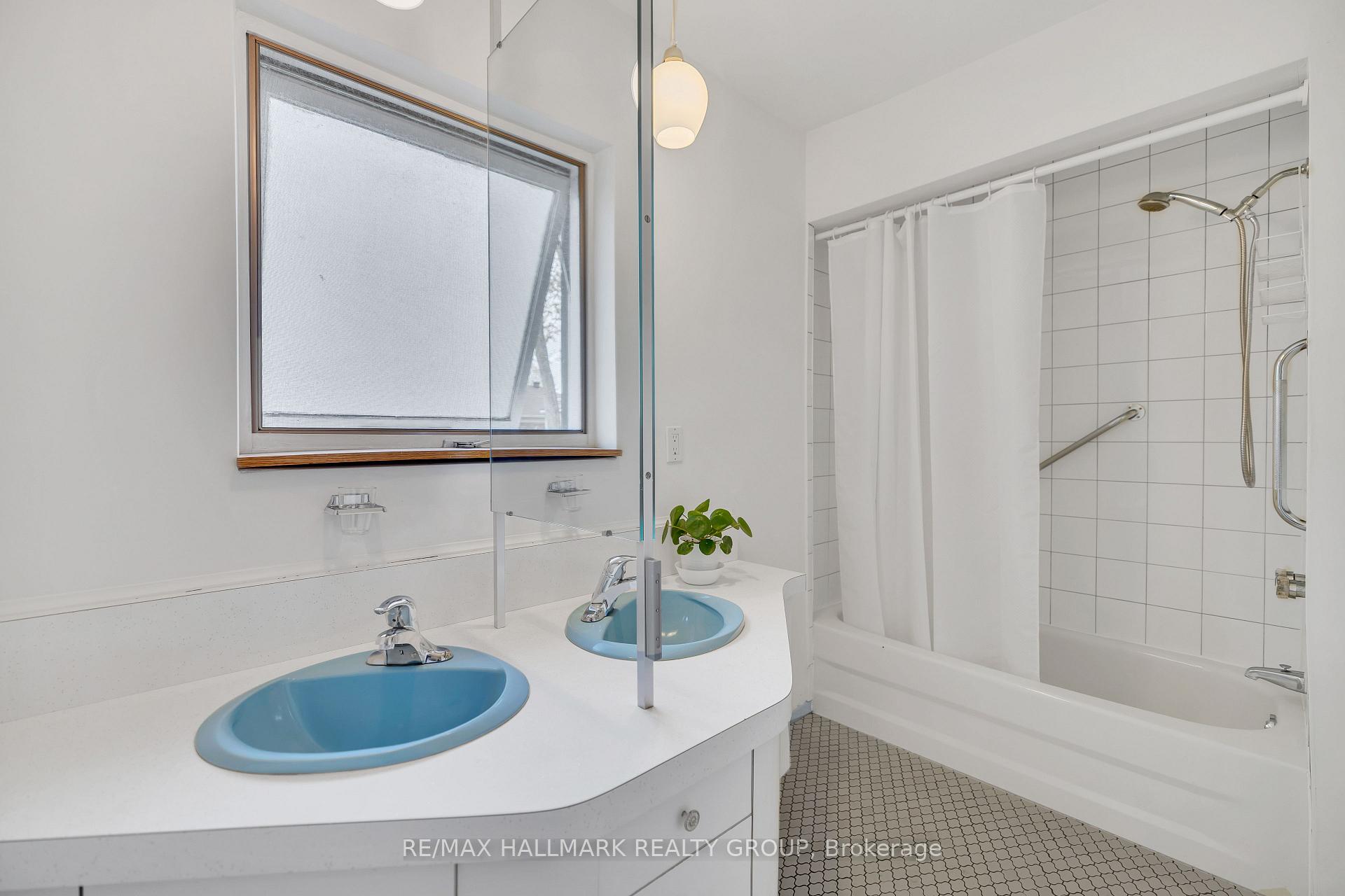 Photo 12 of 47 Java Street, Ottawa, Ottawa West — HOMEH