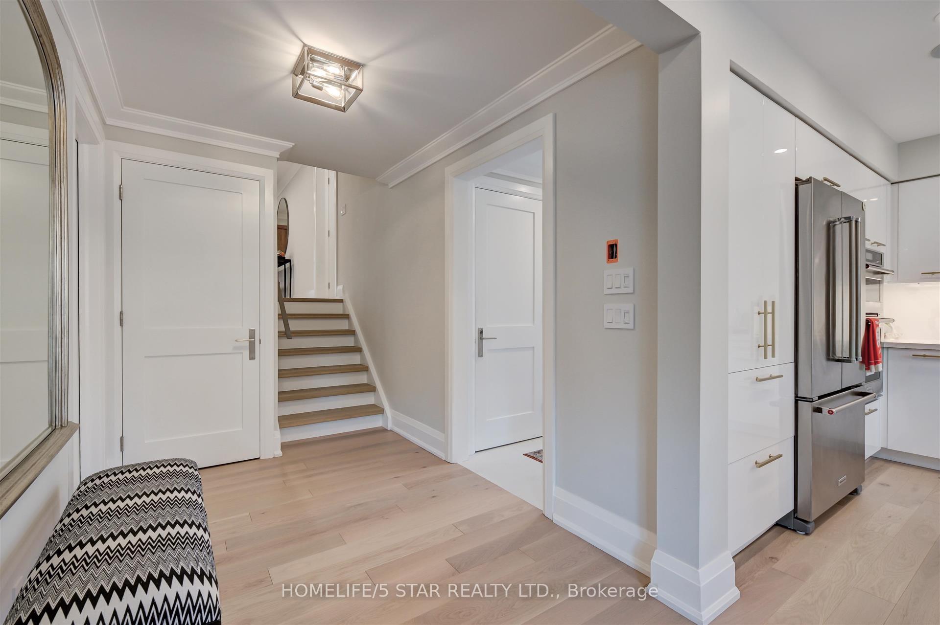 Photo 14 of 7 Kingsborough Crescent, Etobicoke, Willowridge-Martingrove-Richview — HOMEH