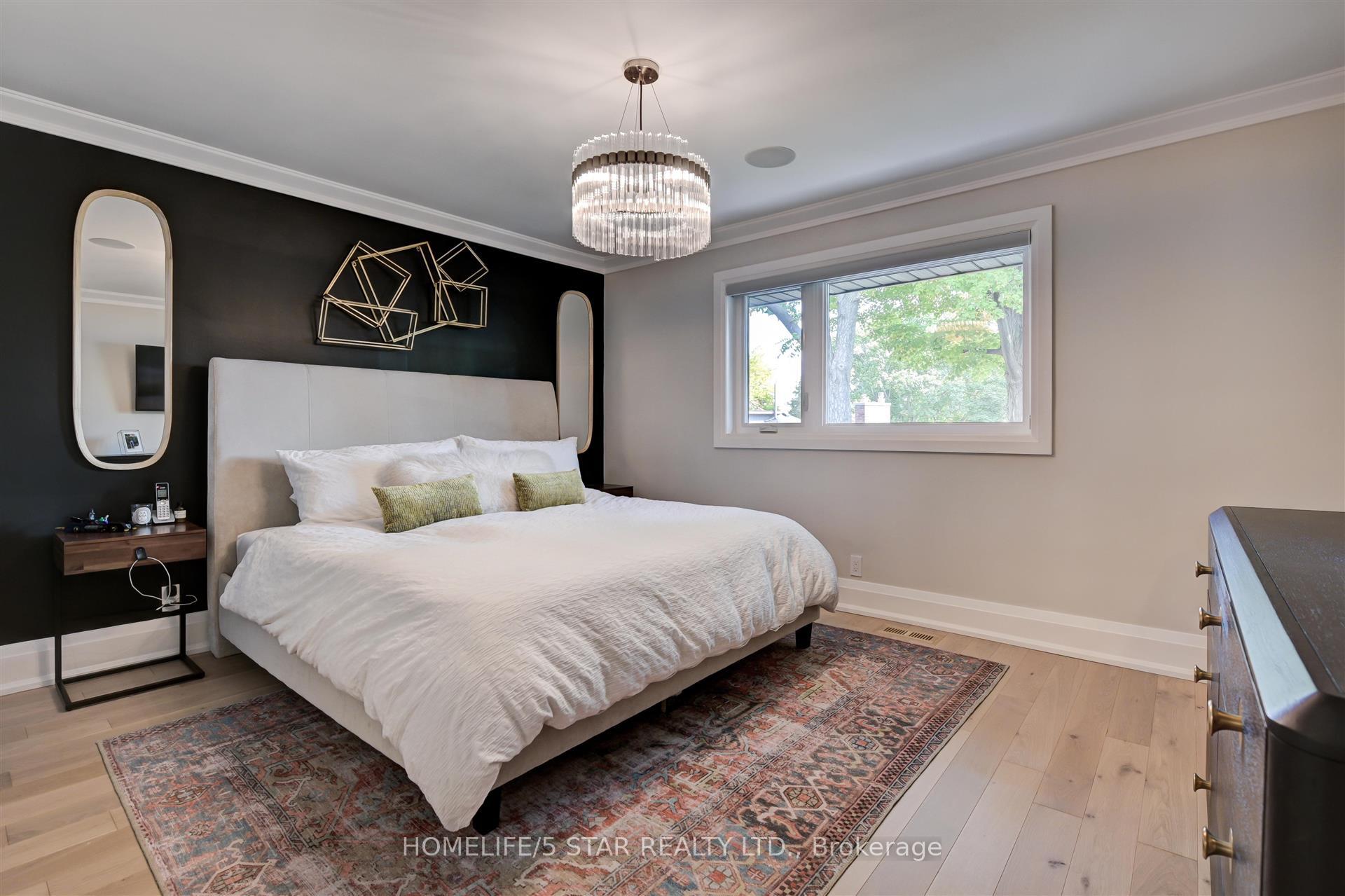 Photo 18 of 7 Kingsborough Crescent, Etobicoke, Willowridge-Martingrove-Richview — HOMEH