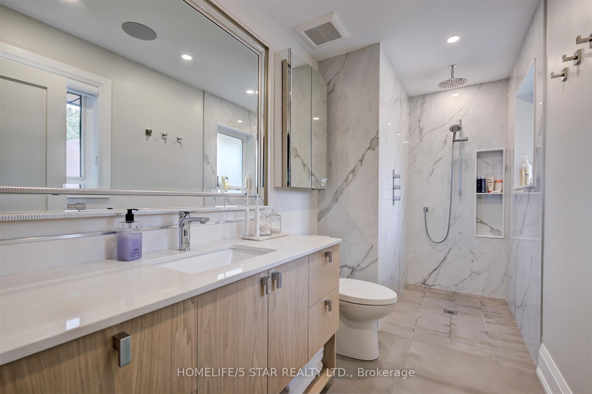 Photo 20 of 7 Kingsborough Crescent, Etobicoke, Willowridge-Martingrove-Richview — HOMEH