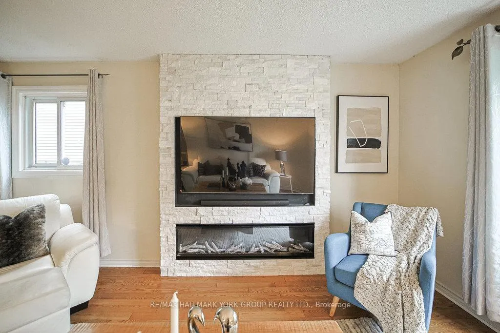 Photo 18 of 916 Finley Avenue, Ajax, South West — HOMEH