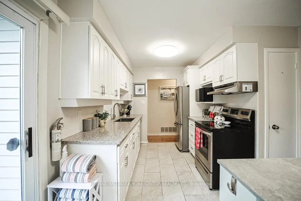 Photo 97 of 916 Finley Avenue, Ajax, South West — HOMEH