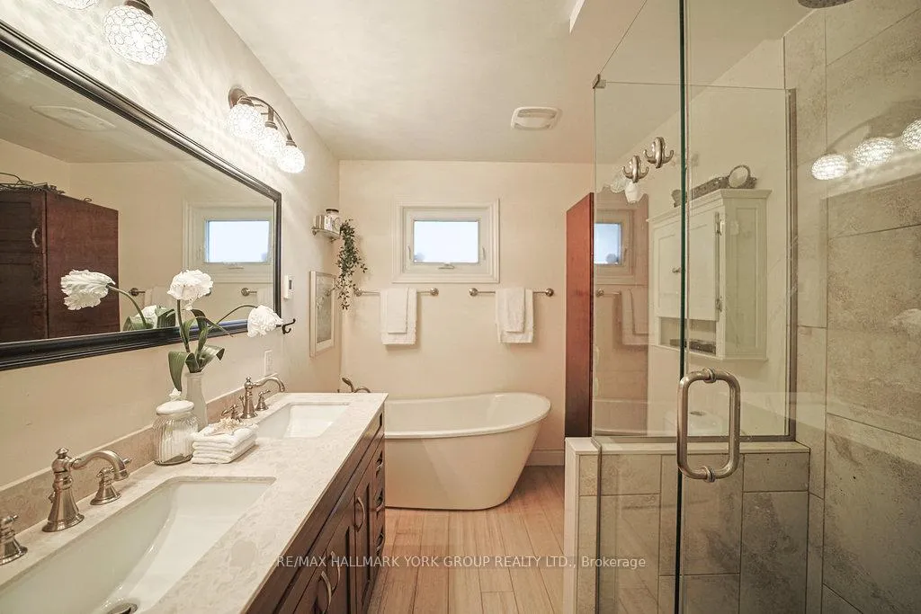Photo 123 of 916 Finley Avenue, Ajax, South West — HOMEH