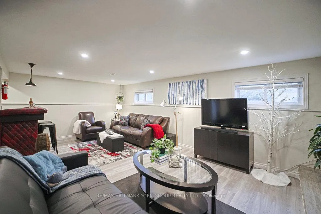 Photo 212 of 916 Finley Avenue, Ajax, South West — HOMEH