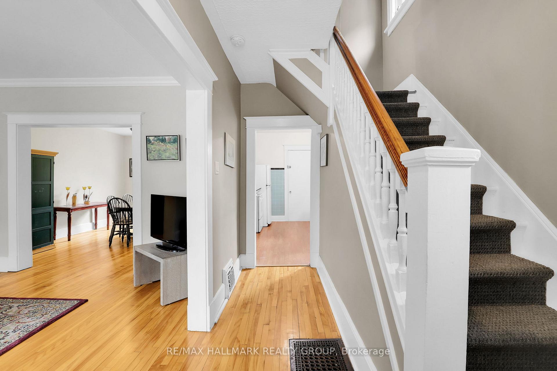 Photo 5 of 95 Gilchrist Avenue, Ottawa, Ottawa West — HOMEH