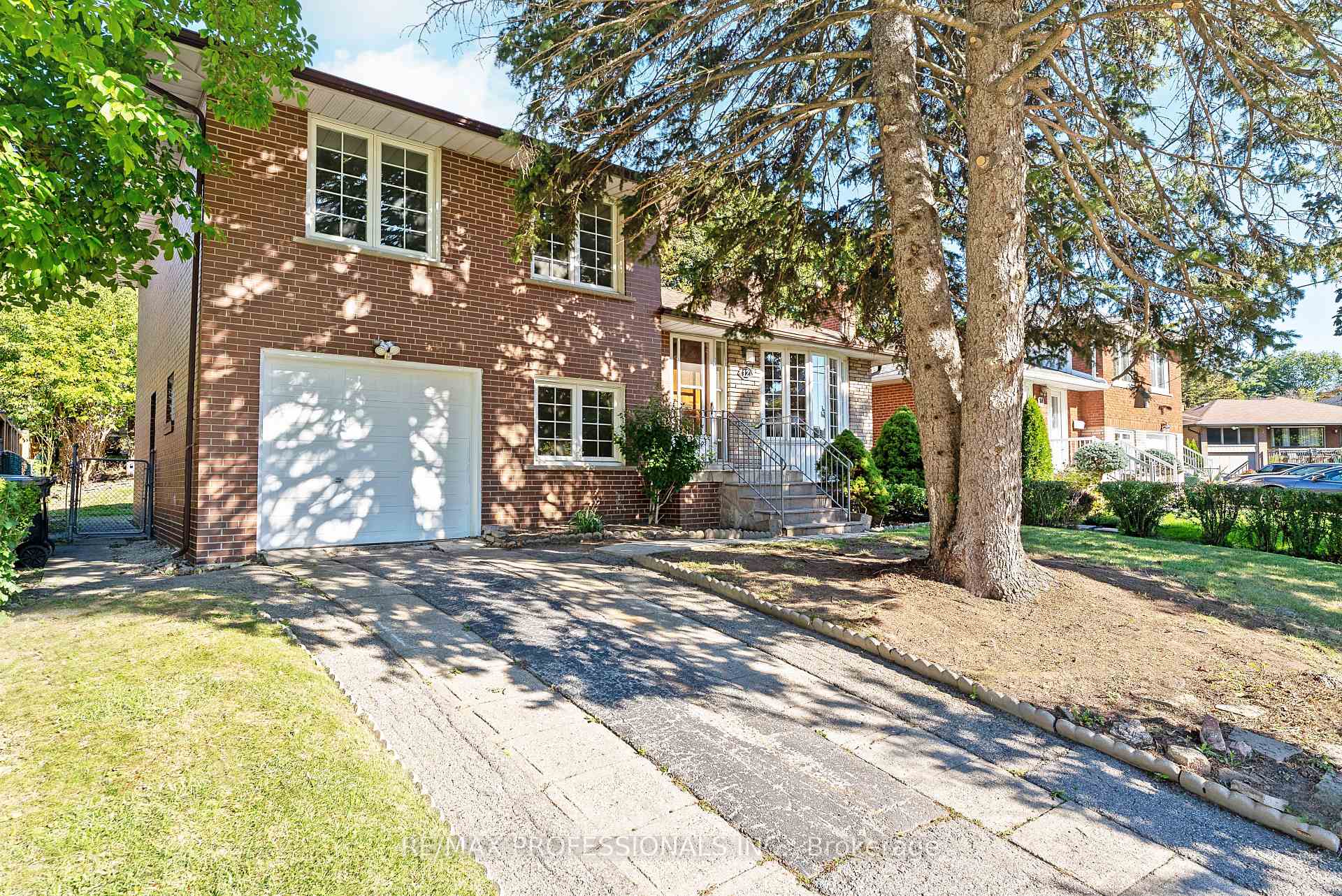 Photo 1 of 12 Drury Lane, Etobicoke, Humber Heights — HOMEH