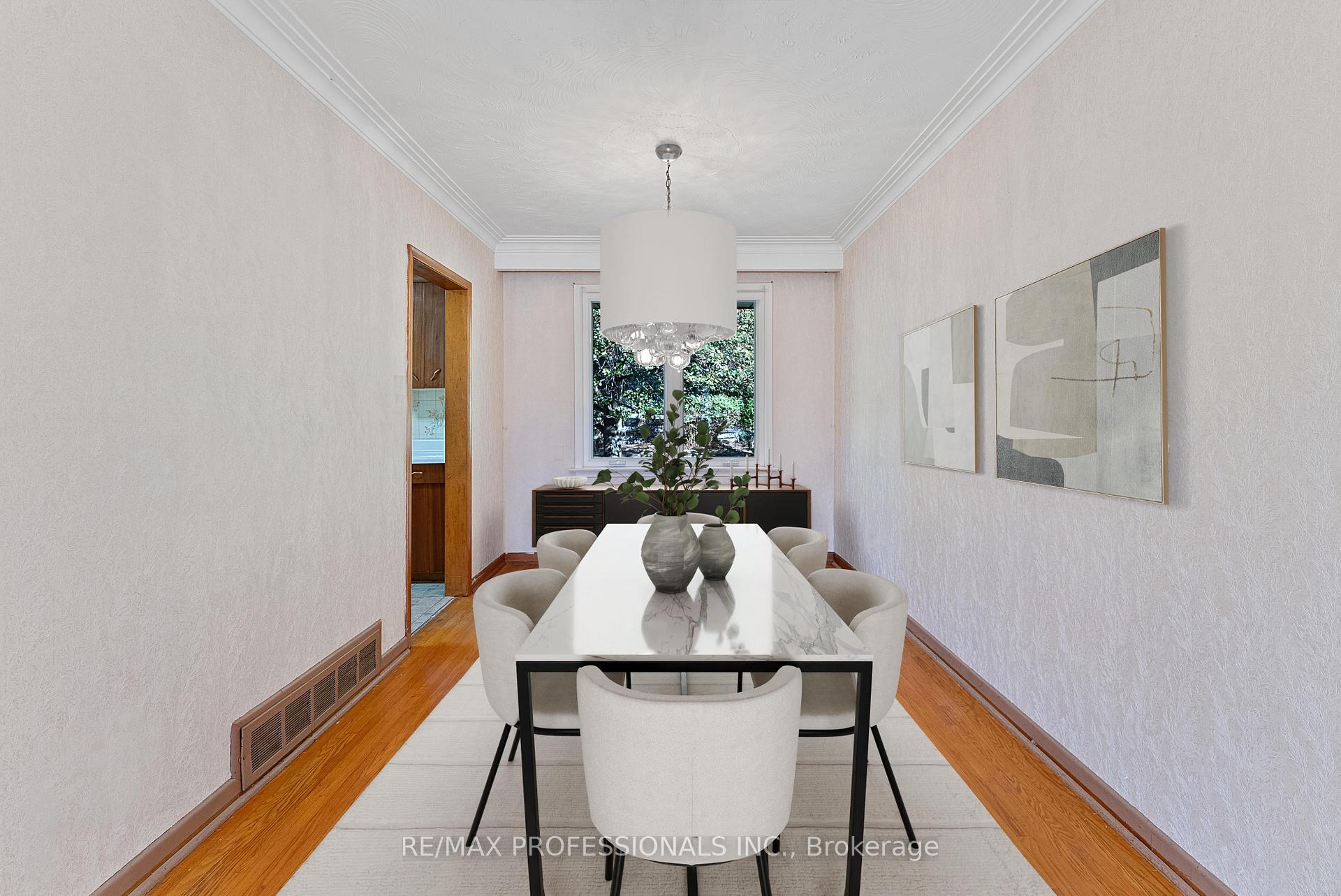 Photo 6 of 12 Drury Lane, Etobicoke, Humber Heights — HOMEH
