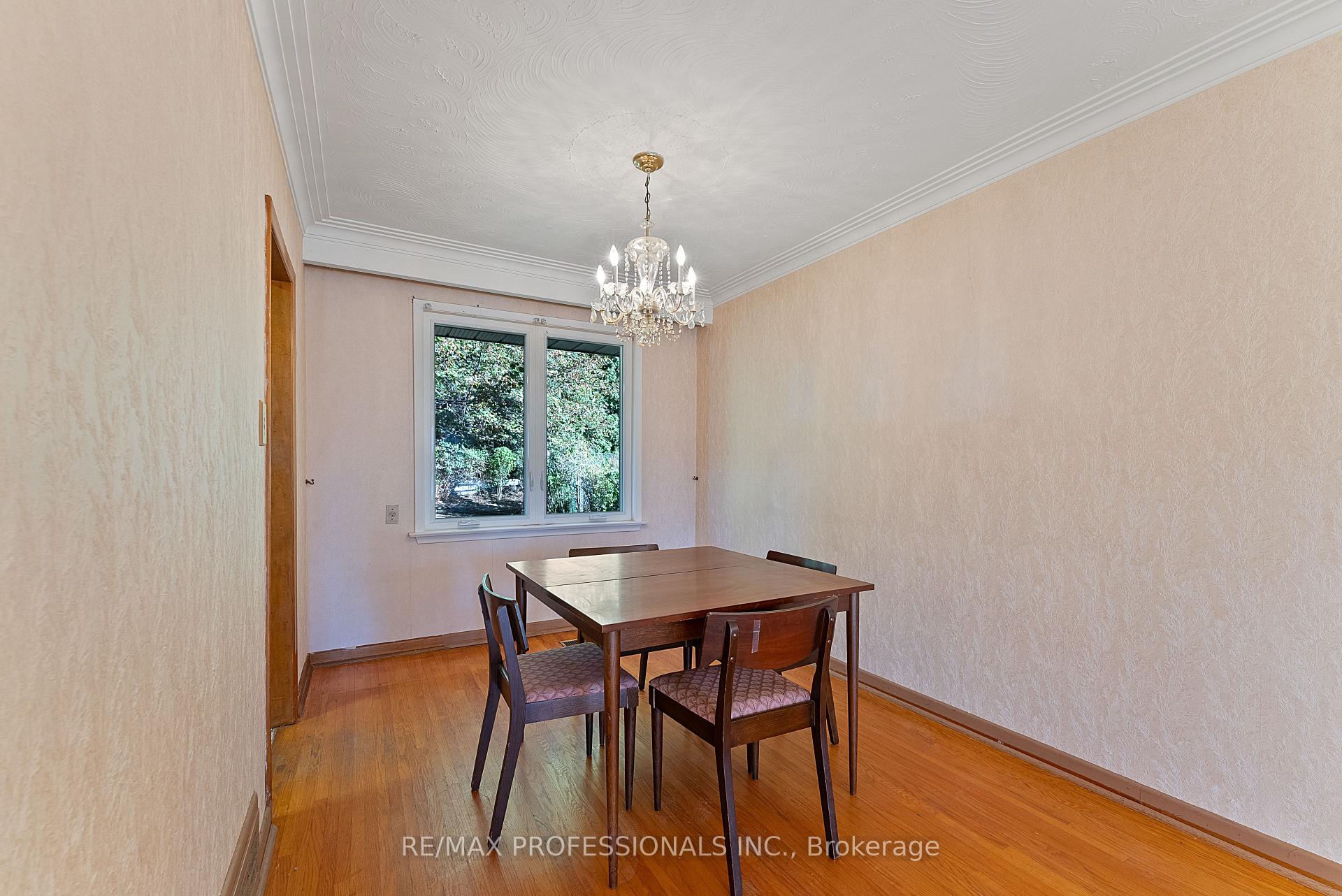 Photo 19 of 12 Drury Lane, Etobicoke, Humber Heights — HOMEH