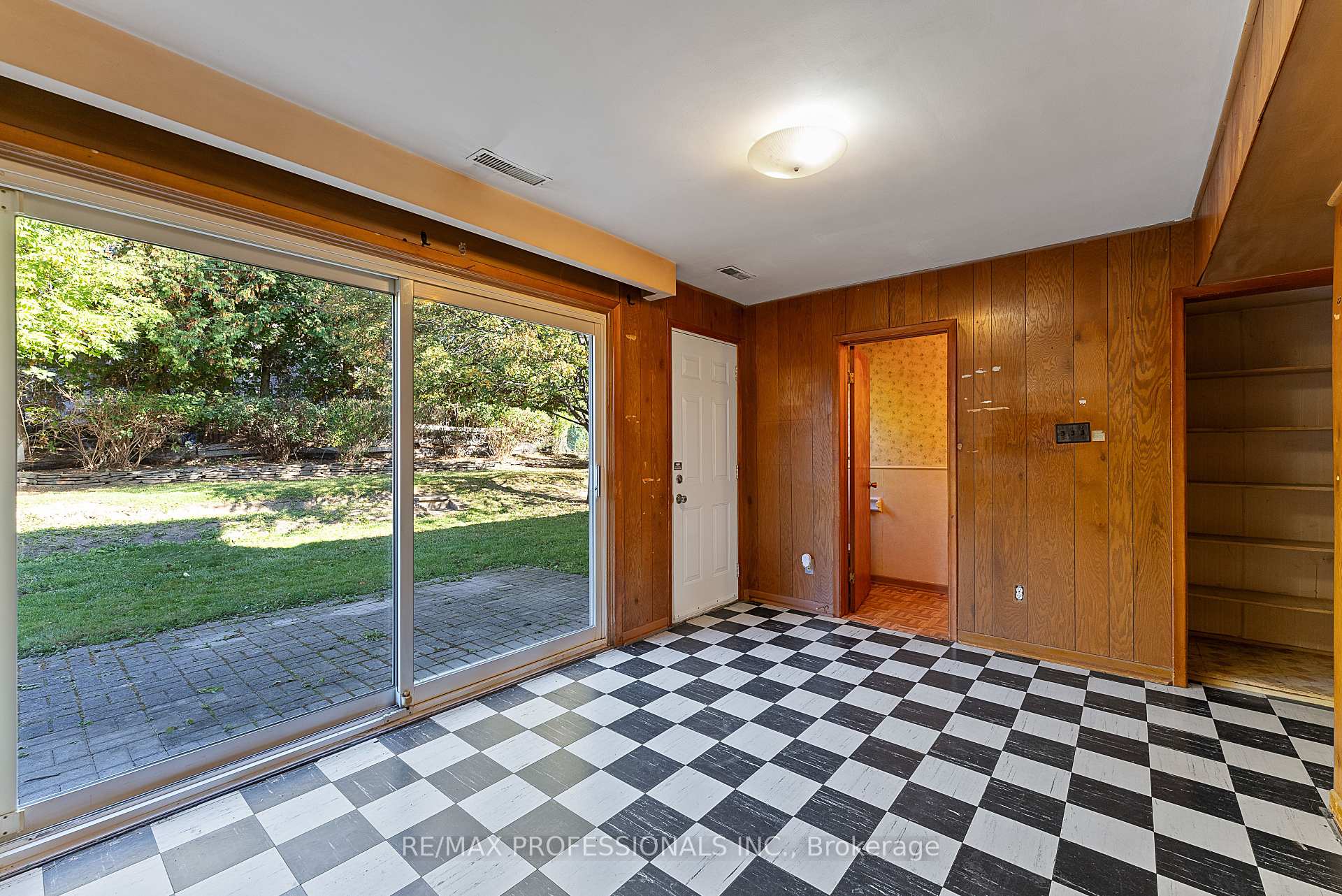 Photo 41 of 12 Drury Lane, Etobicoke, Humber Heights — HOMEH
