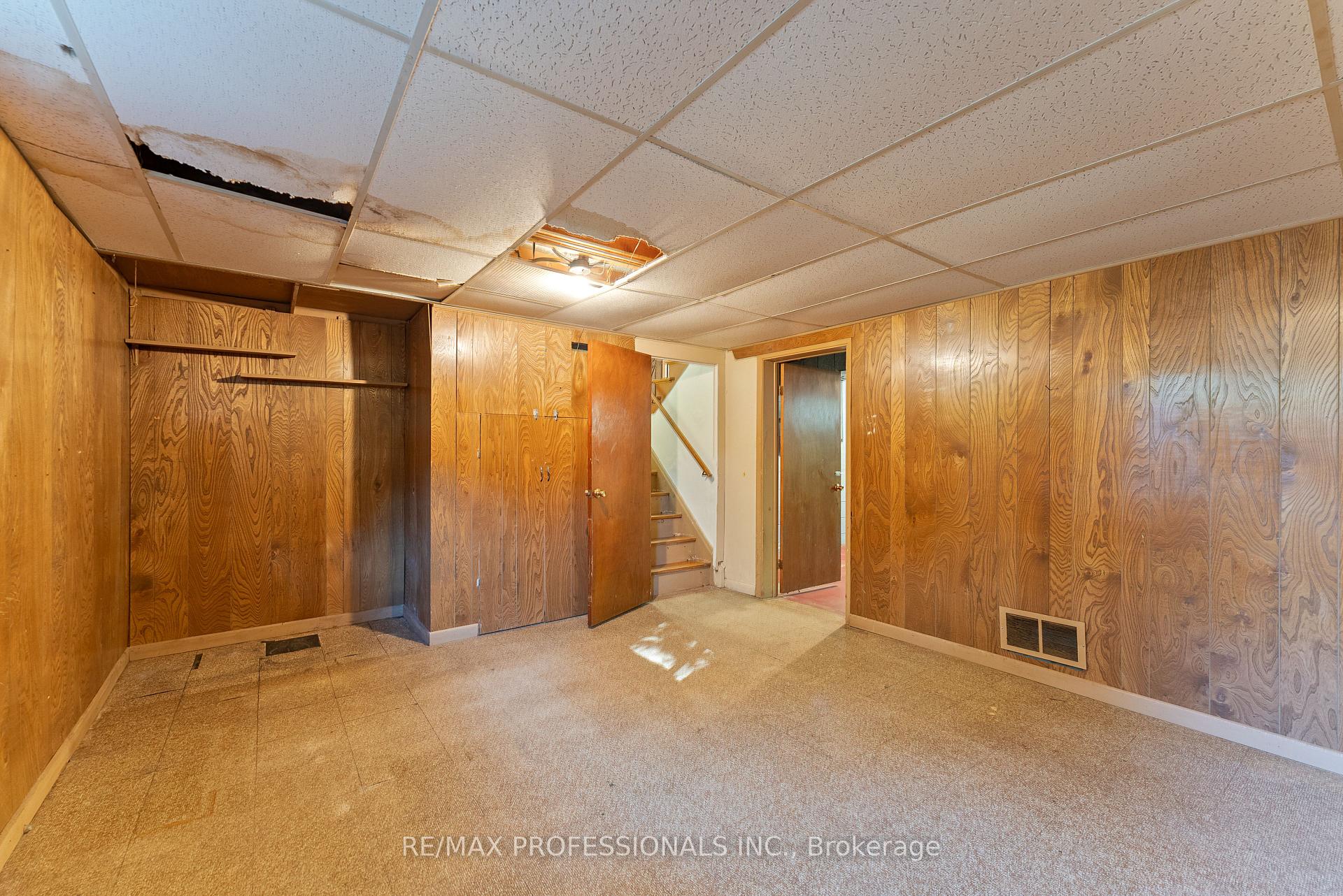 Photo 46 of 12 Drury Lane, Etobicoke, Humber Heights — HOMEH