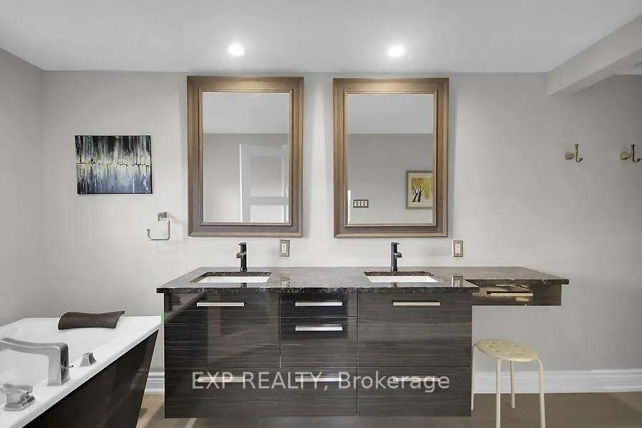 Photo 205 of 711 Hartman Crescent, Ottawa, Riverside Park South — HOMEH