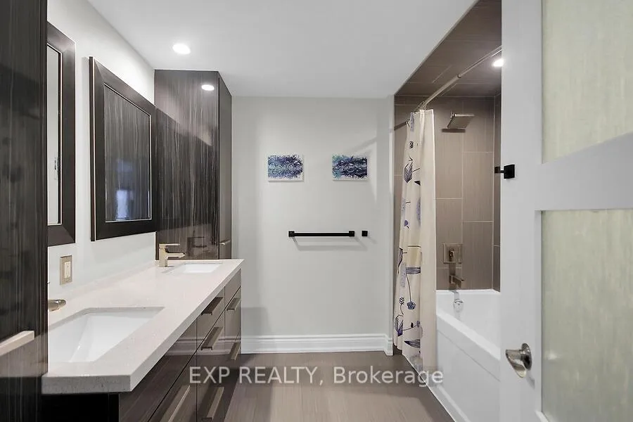 Photo 260 of 711 Hartman Crescent, Ottawa, Riverside Park South — HOMEH