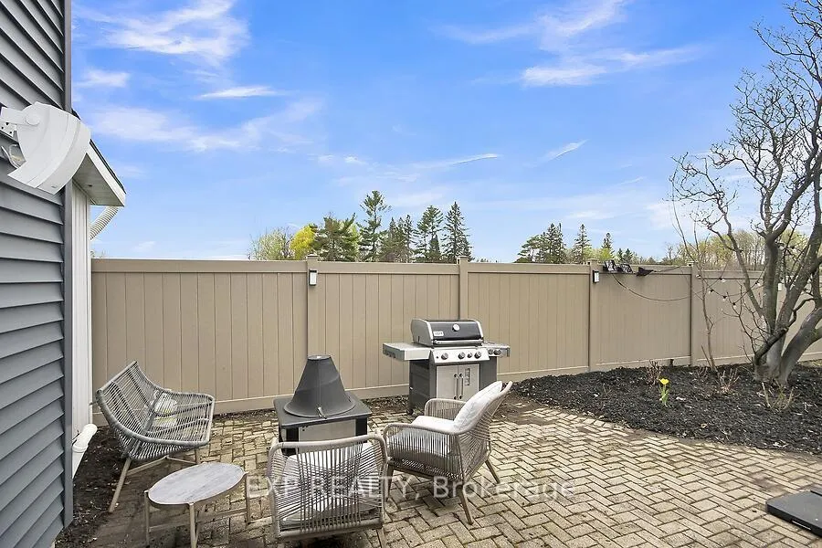 Photo 300 of 711 Hartman Crescent, Ottawa, Riverside Park South — HOMEH