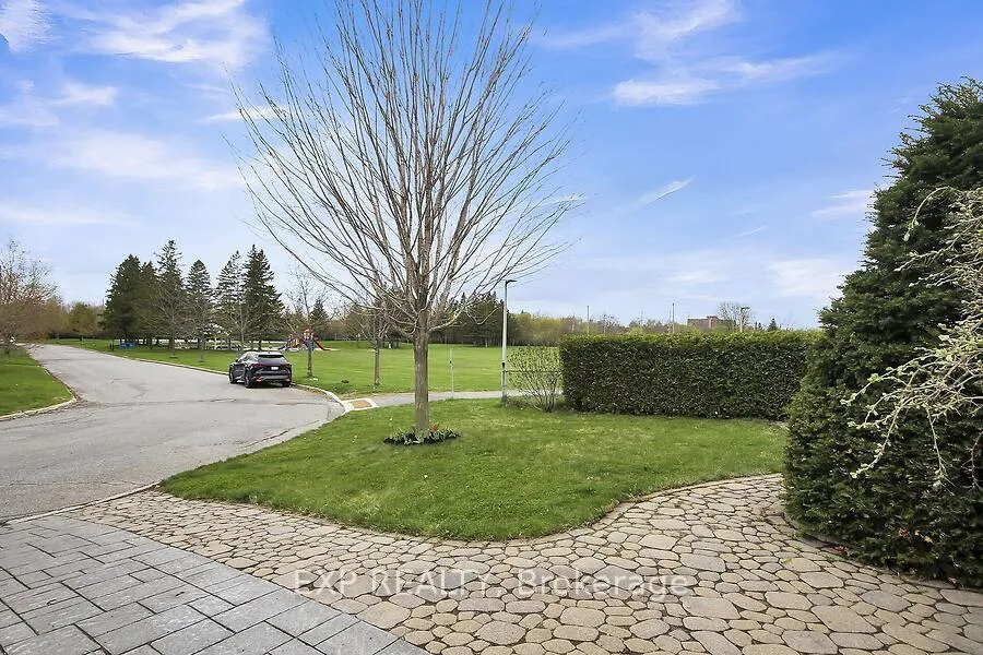 Photo 318 of 711 Hartman Crescent, Ottawa, Riverside Park South — HOMEH