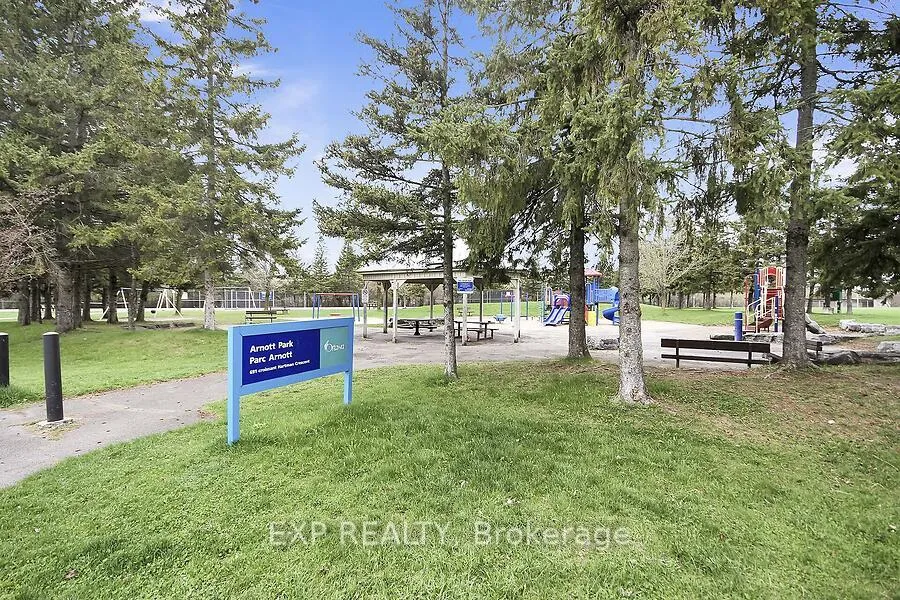 Photo 328 of 711 Hartman Crescent, Ottawa, Riverside Park South — HOMEH