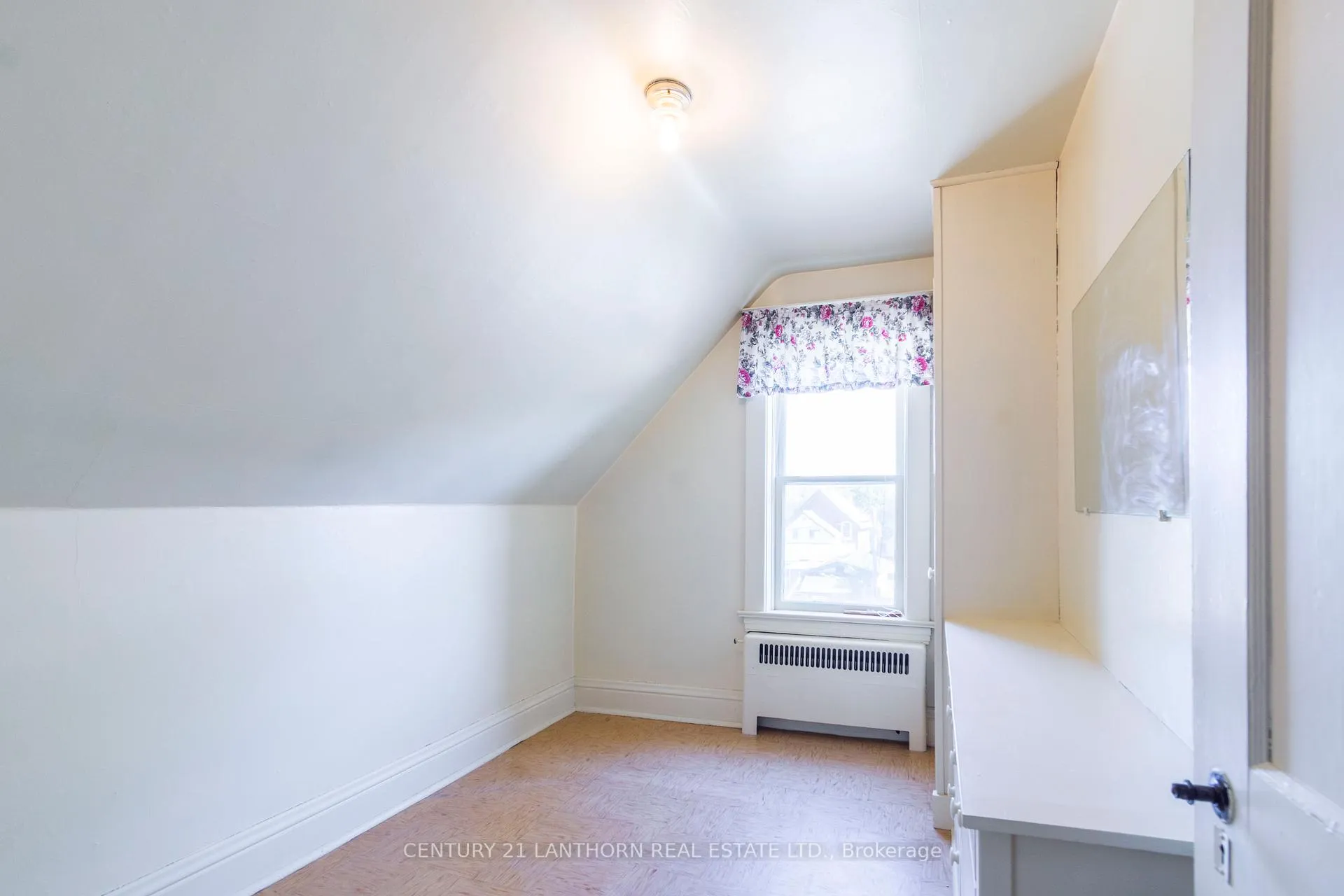 Photo 53 of 23 Howard Street, Belleville, Belleville Ward — HOMEH