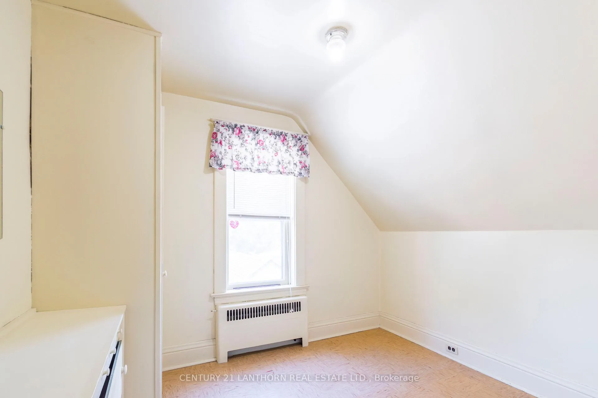 Photo 64 of 23 Howard Street, Belleville, Belleville Ward — HOMEH