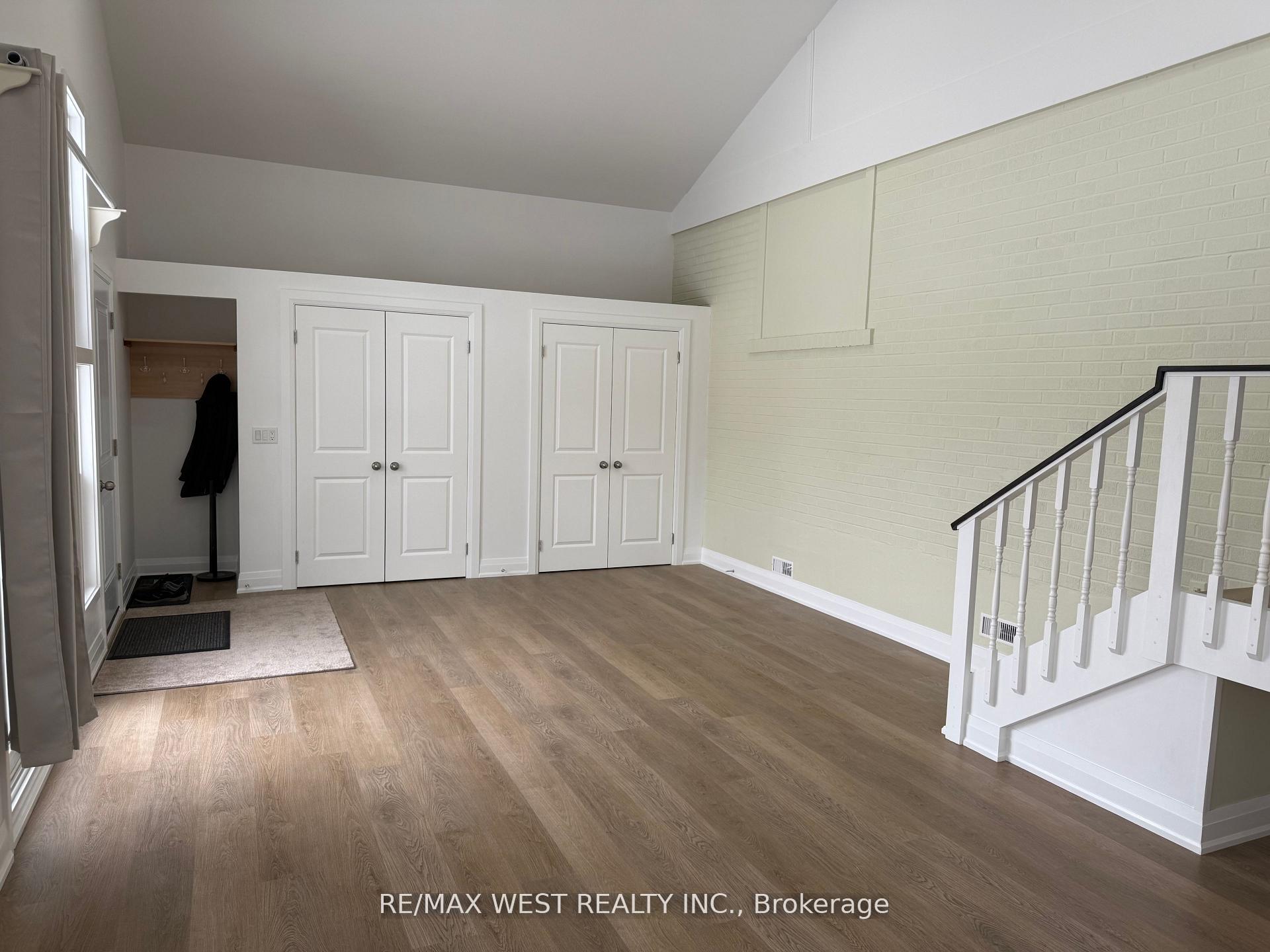 Photo 7 of Unit 2, 10 Tynevale Drive, Etobicoke, Willowridge-Martingrove-Richview — HOMEH
