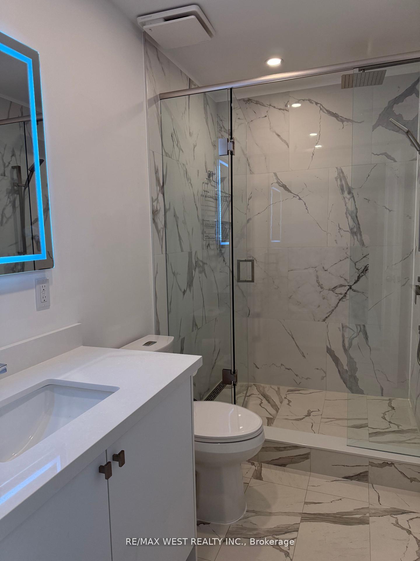Photo 10 of Unit 2, 10 Tynevale Drive, Etobicoke, Willowridge-Martingrove-Richview — HOMEH