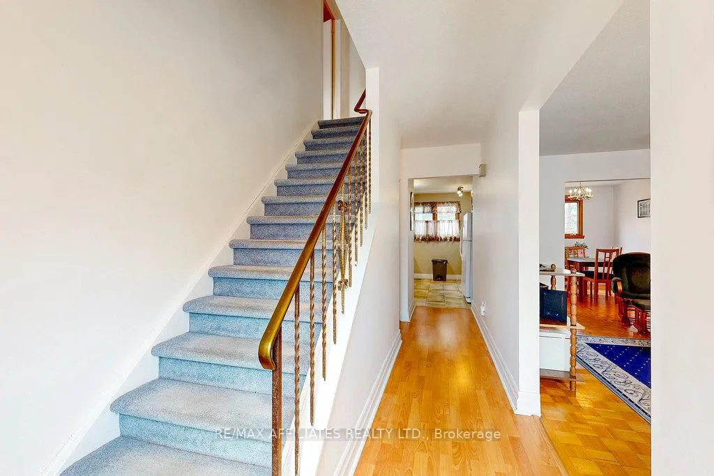 Photo 23 of 41 Glen Park Drive, Ottawa, Blackburn Hamlet (South) — HOMEH