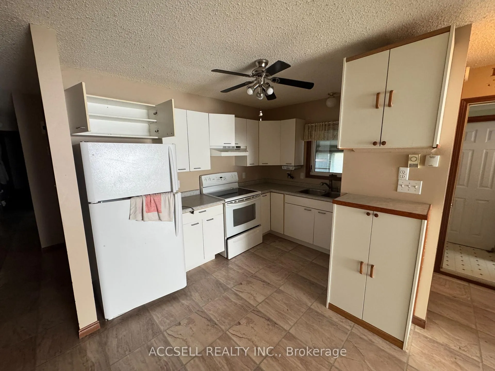 Photo 5 of 2 Watergate Drive, Ashfield-Colborne-Wawanosh, Colborne — HOMEH