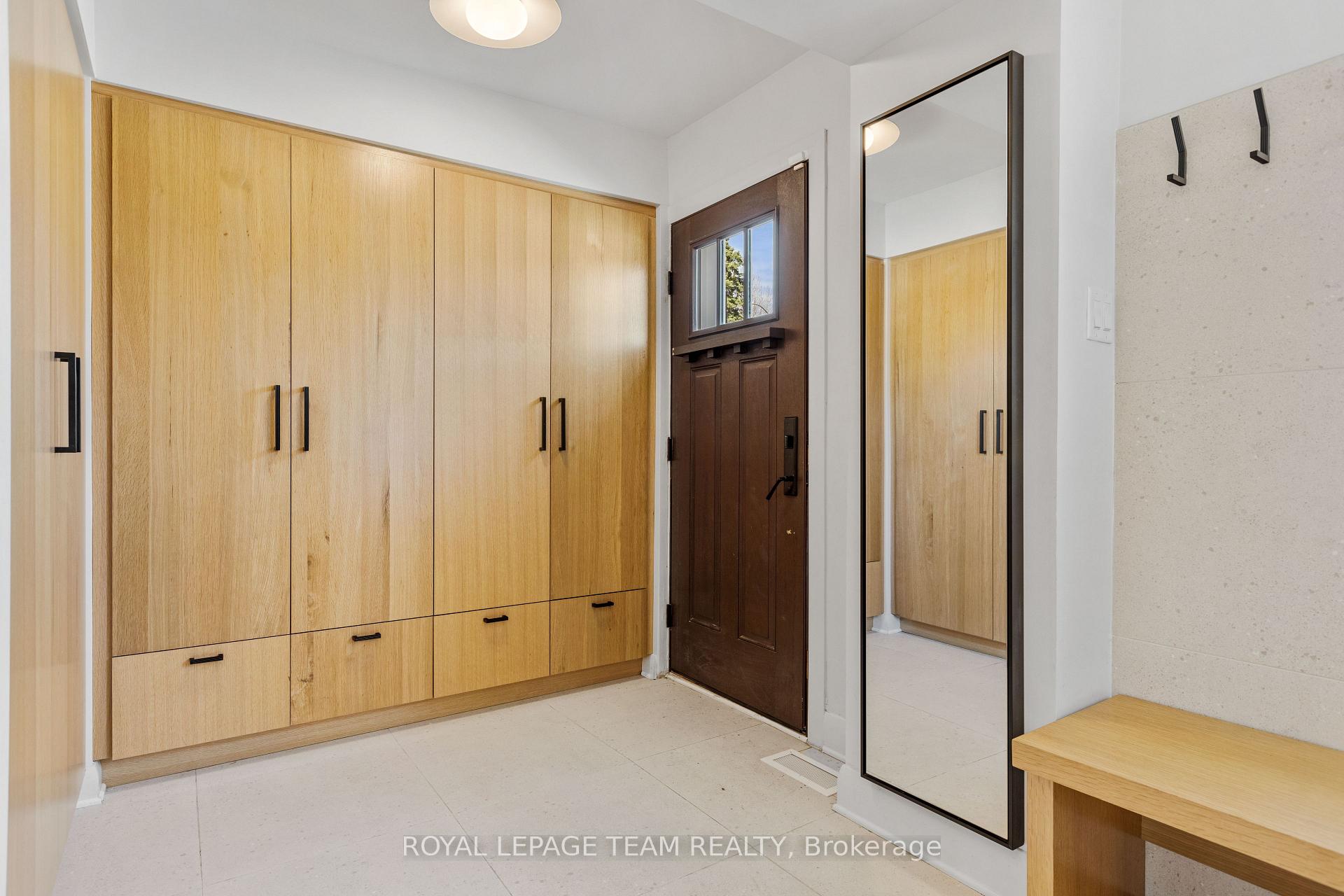 Photo 4 of 202 Faraday Street, Ottawa, Ottawa West — HOMEH