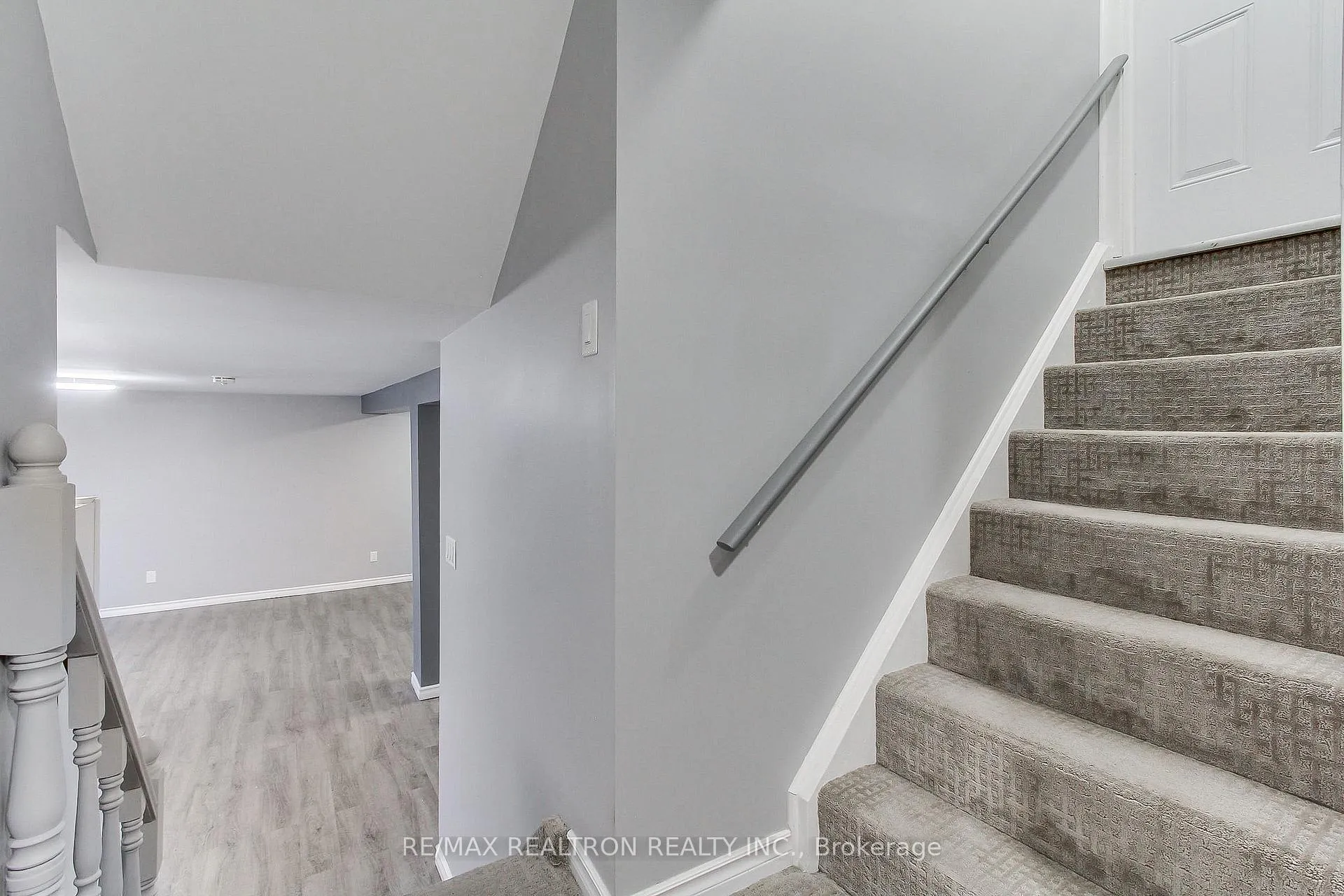 Photo 34 of 35 Harland Crescent, Ajax, South East — HOMEH