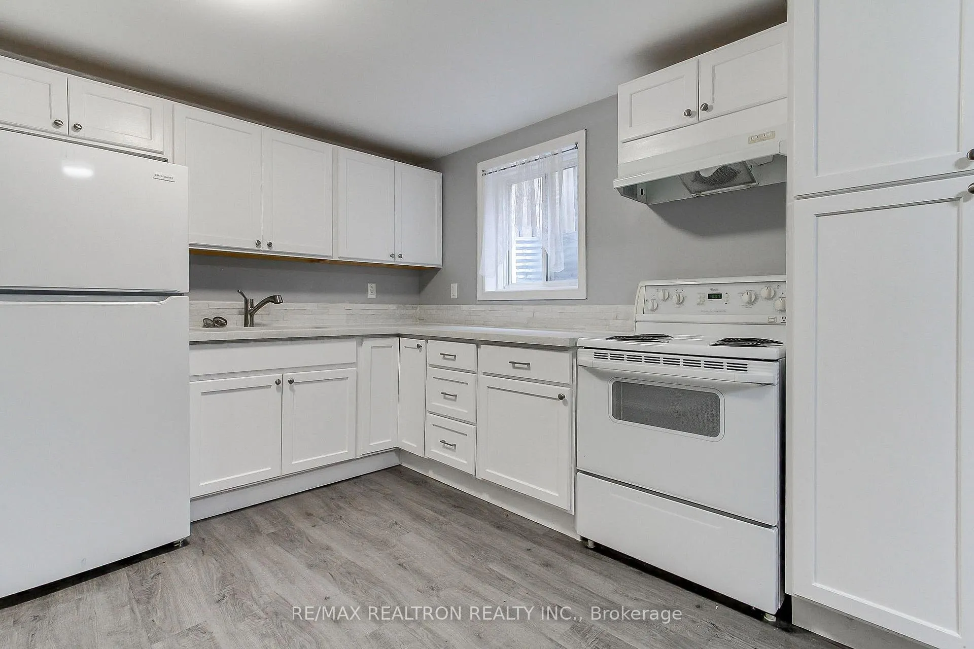 Photo 44 of 35 Harland Crescent, Ajax, South East — HOMEH