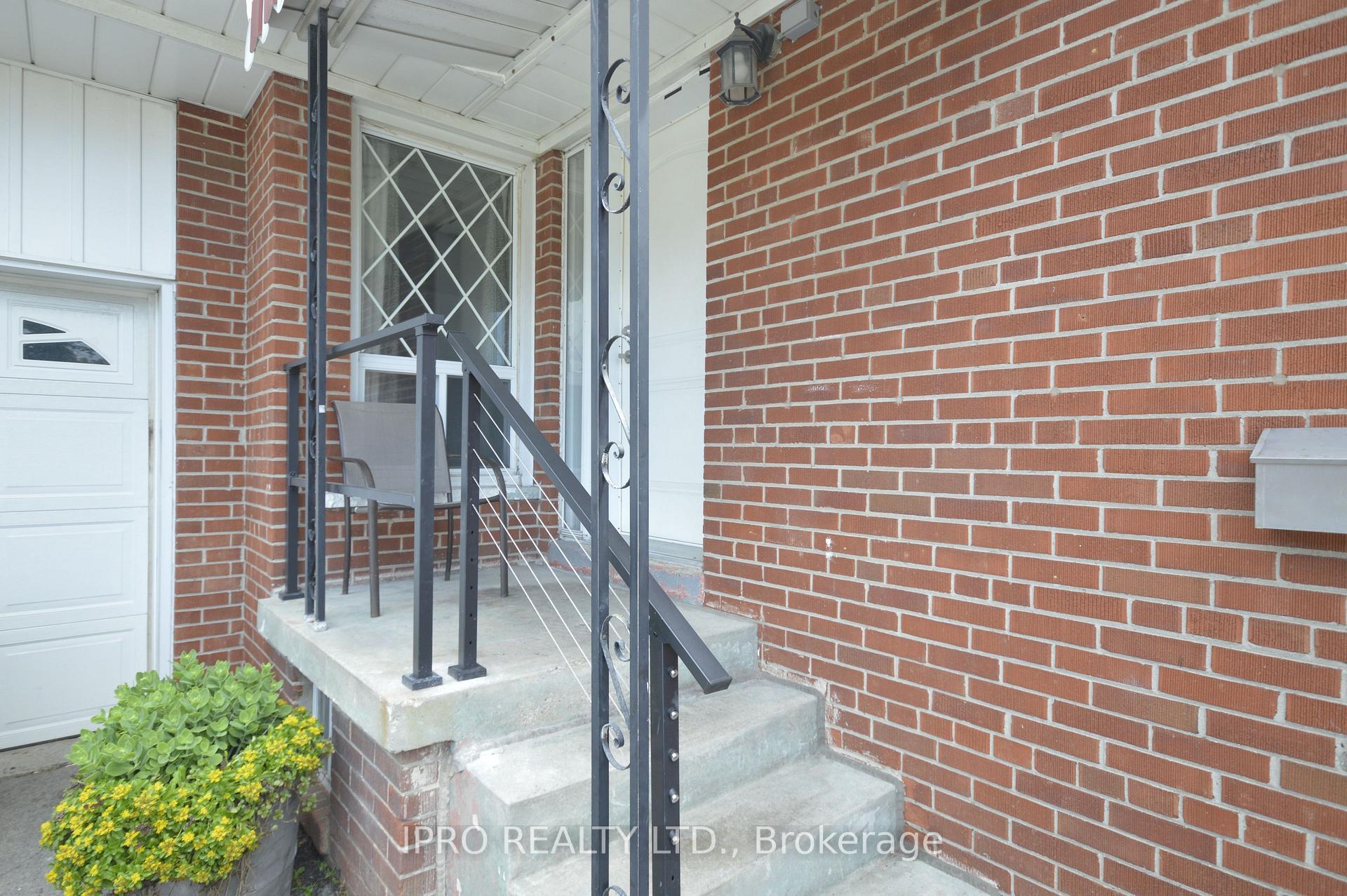 Front of Unit Main, 23 Bairstow Crescent