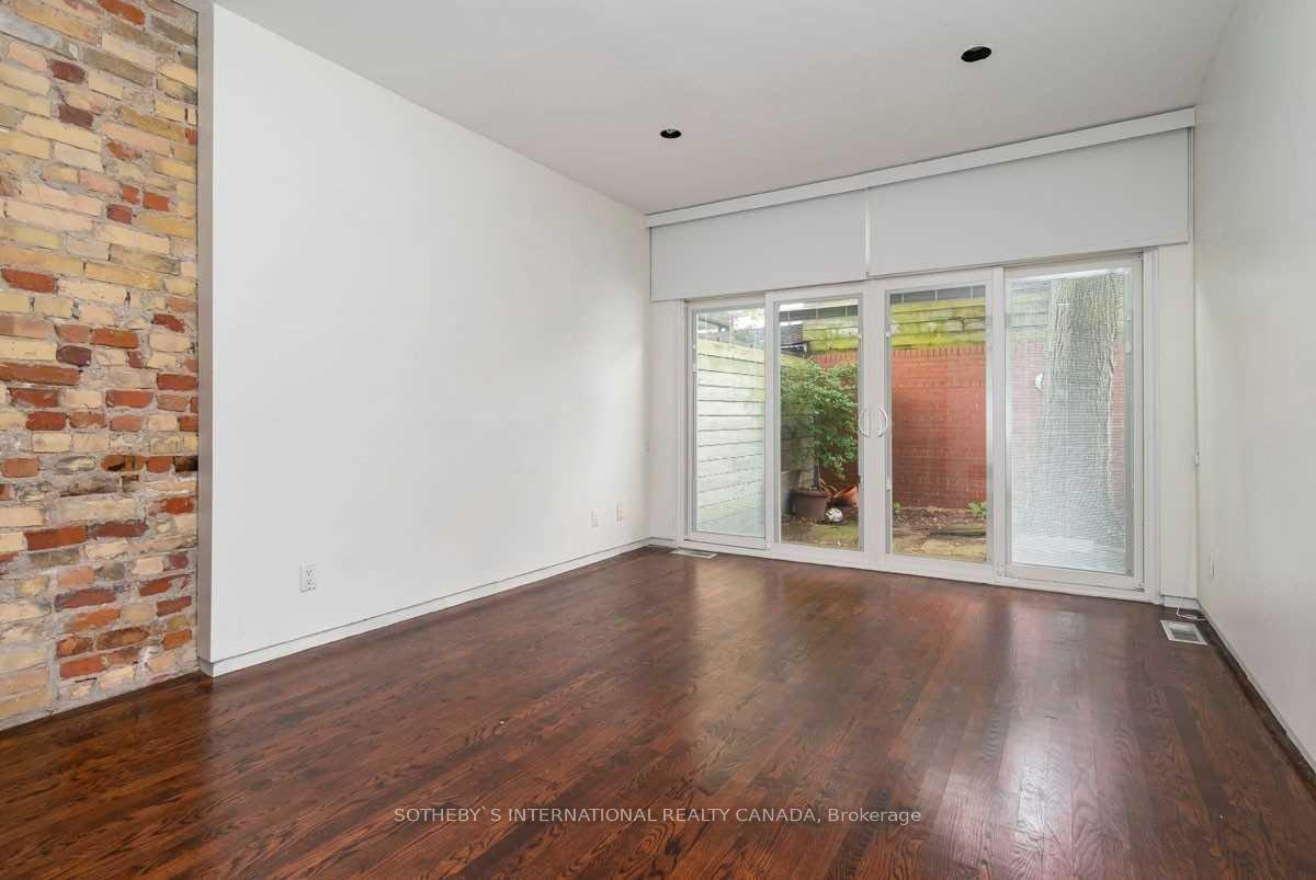 Photo 5 of Unit Main, 71 Sullivan Street, Toronto, Kensington-Chinatown — HOMEH