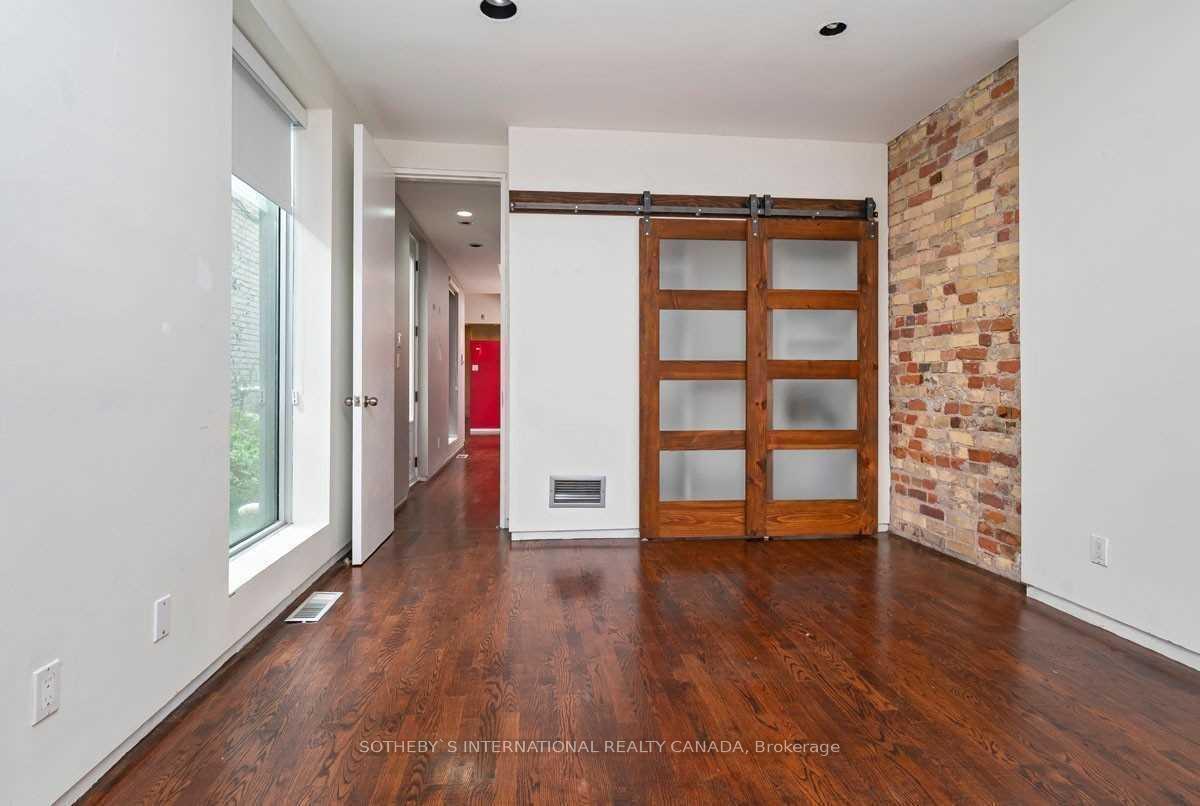 Photo 6 of Unit Main, 71 Sullivan Street, Toronto, Kensington-Chinatown — HOMEH