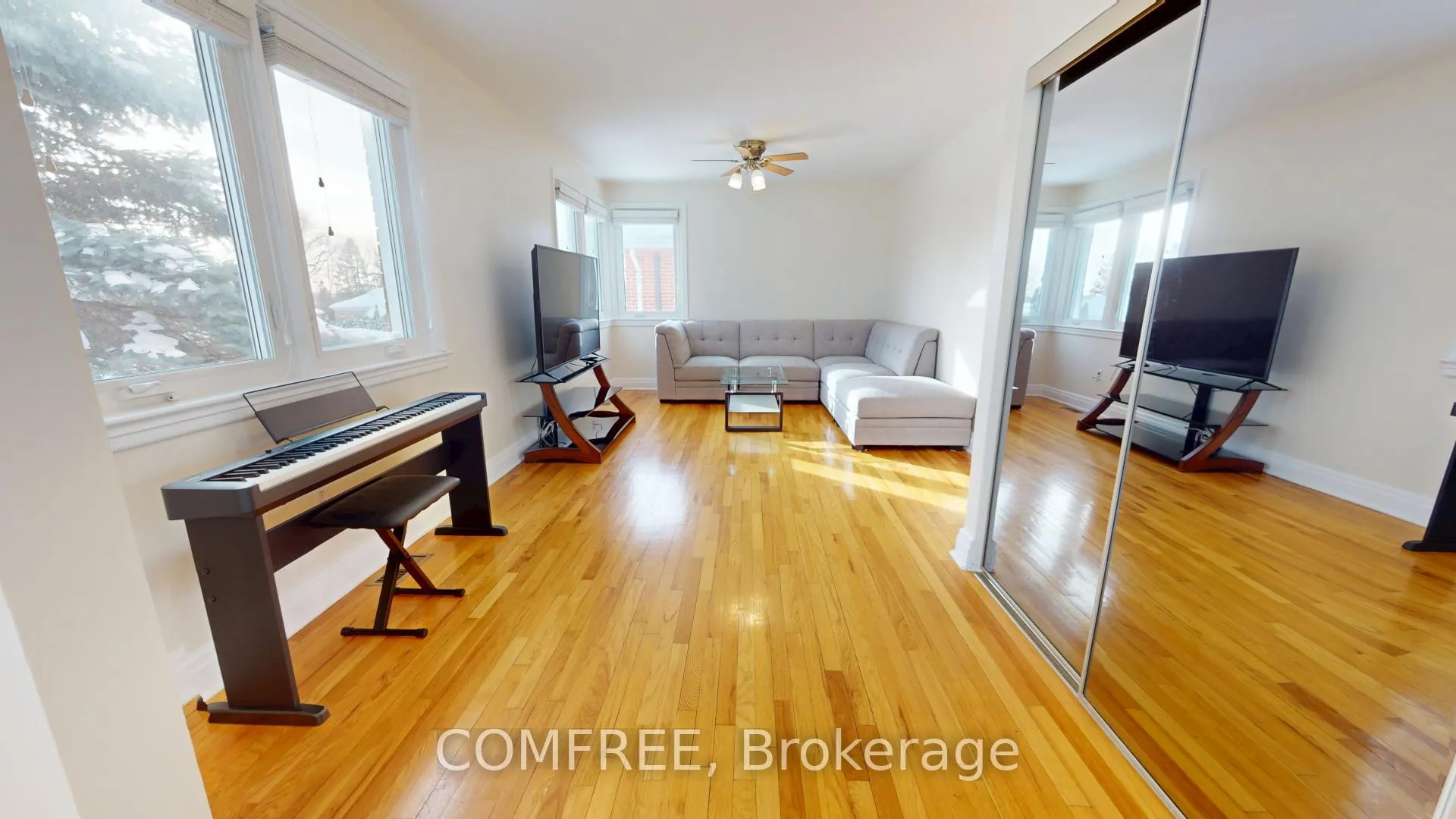 Photo 3 of 25 Seguin Street, Ottawa, Cardinal Heights — HOMEH