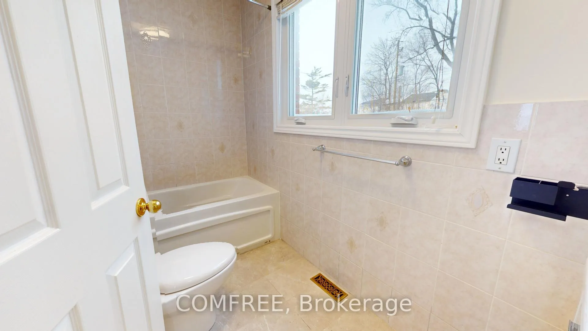 Photo 11 of 25 Seguin Street, Ottawa, Cardinal Heights — HOMEH