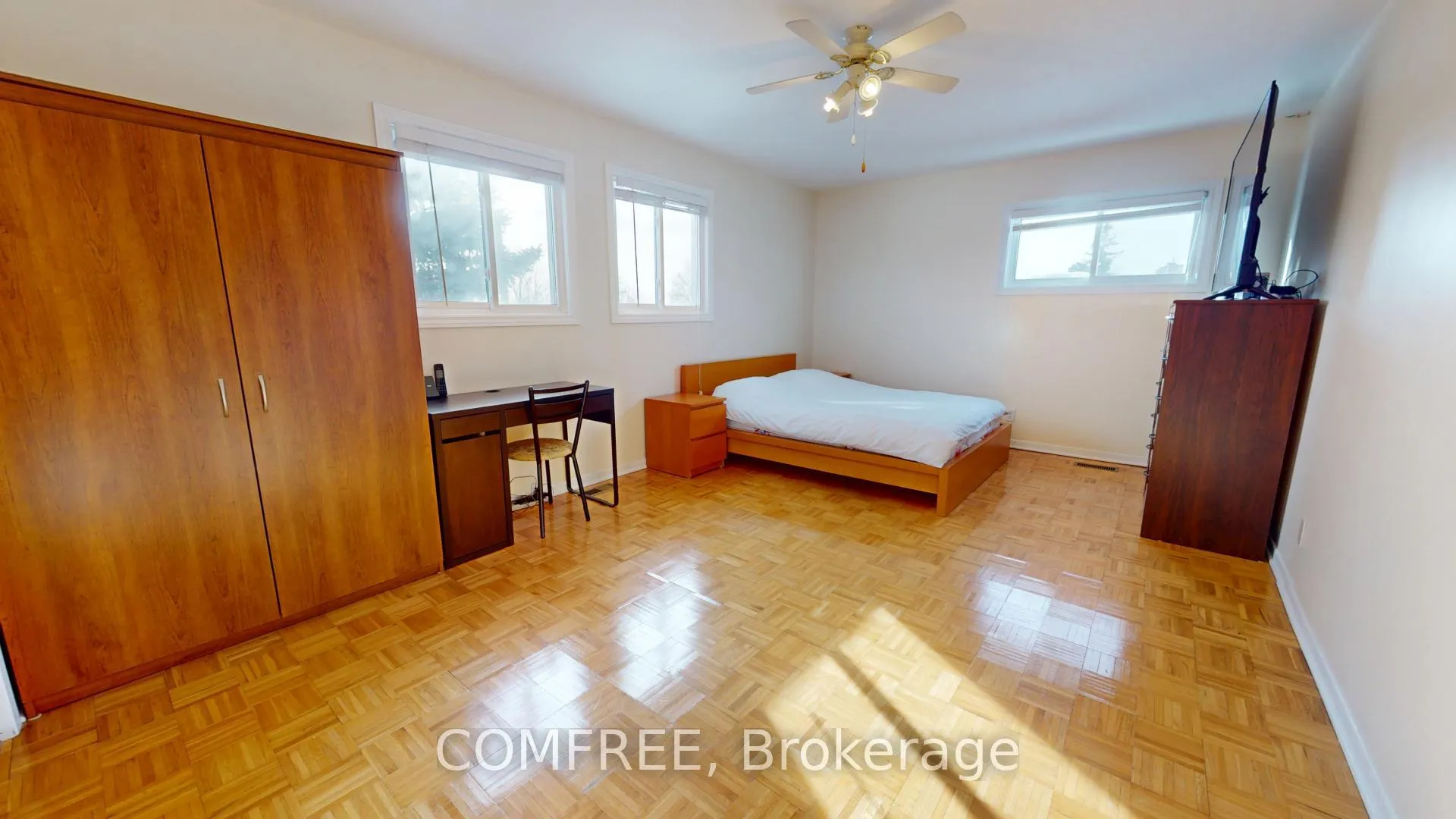 Photo 18 of 25 Seguin Street, Ottawa, Cardinal Heights — HOMEH