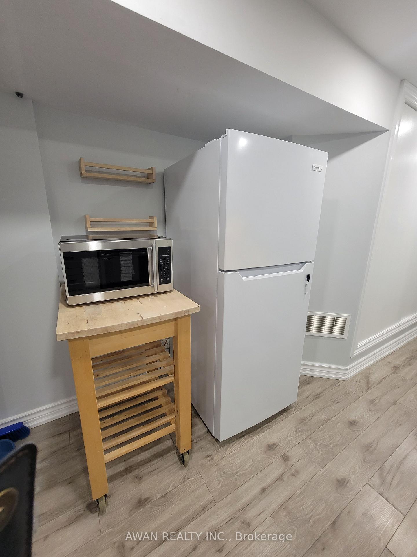 Photo 5 of 125 Lindsey Avenue, Toronto, Dufferin Grove — HOMEH