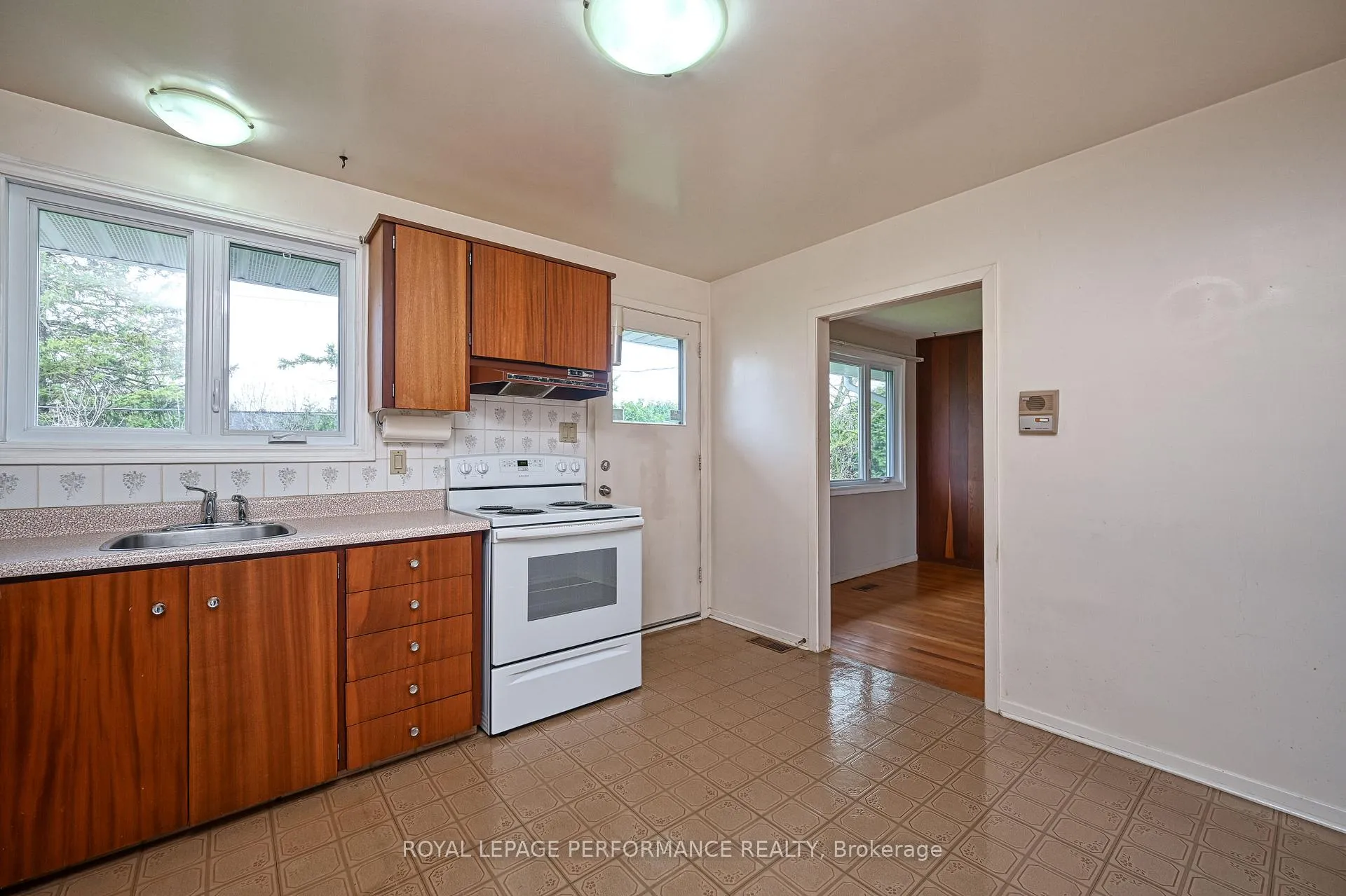 Photo 106 of 3036 Linton Road, Ottawa, Riverside Park South — HOMEH
