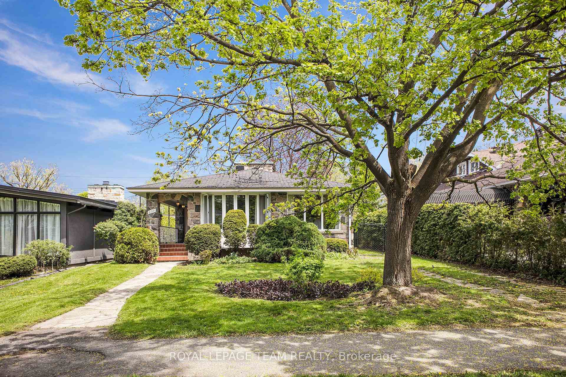 Photo 2 of 237 Island Park Drive, Ottawa, Ottawa West/Tunneys Pasture — HOMEH