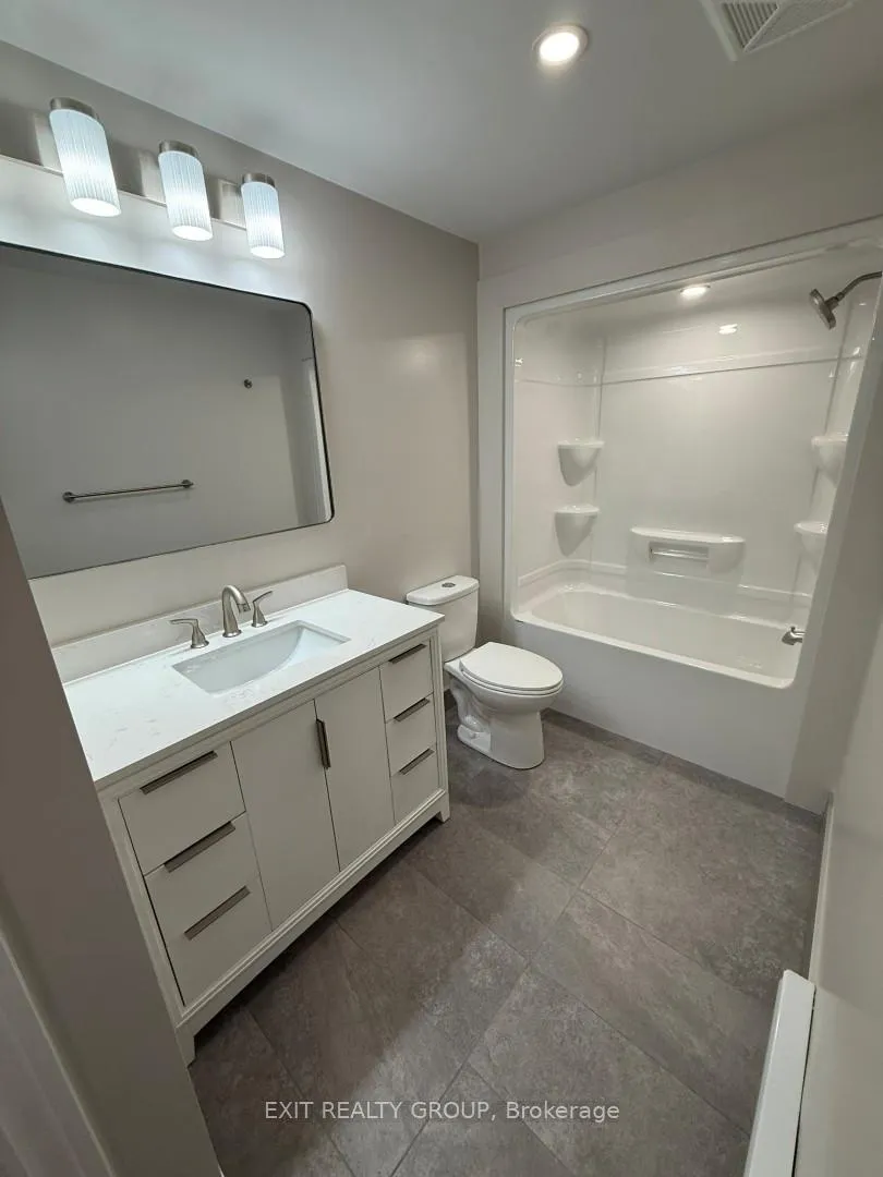Photo 8 of Unit B, 26 Athabaska Drive, Belleville, Thurlow Ward — HOMEH