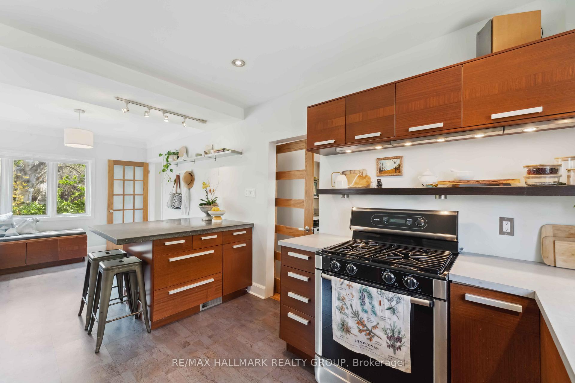 Photo 10 of 265 Patricia Avenue, Ottawa, Ottawa West/Tunneys Pasture — HOMEH