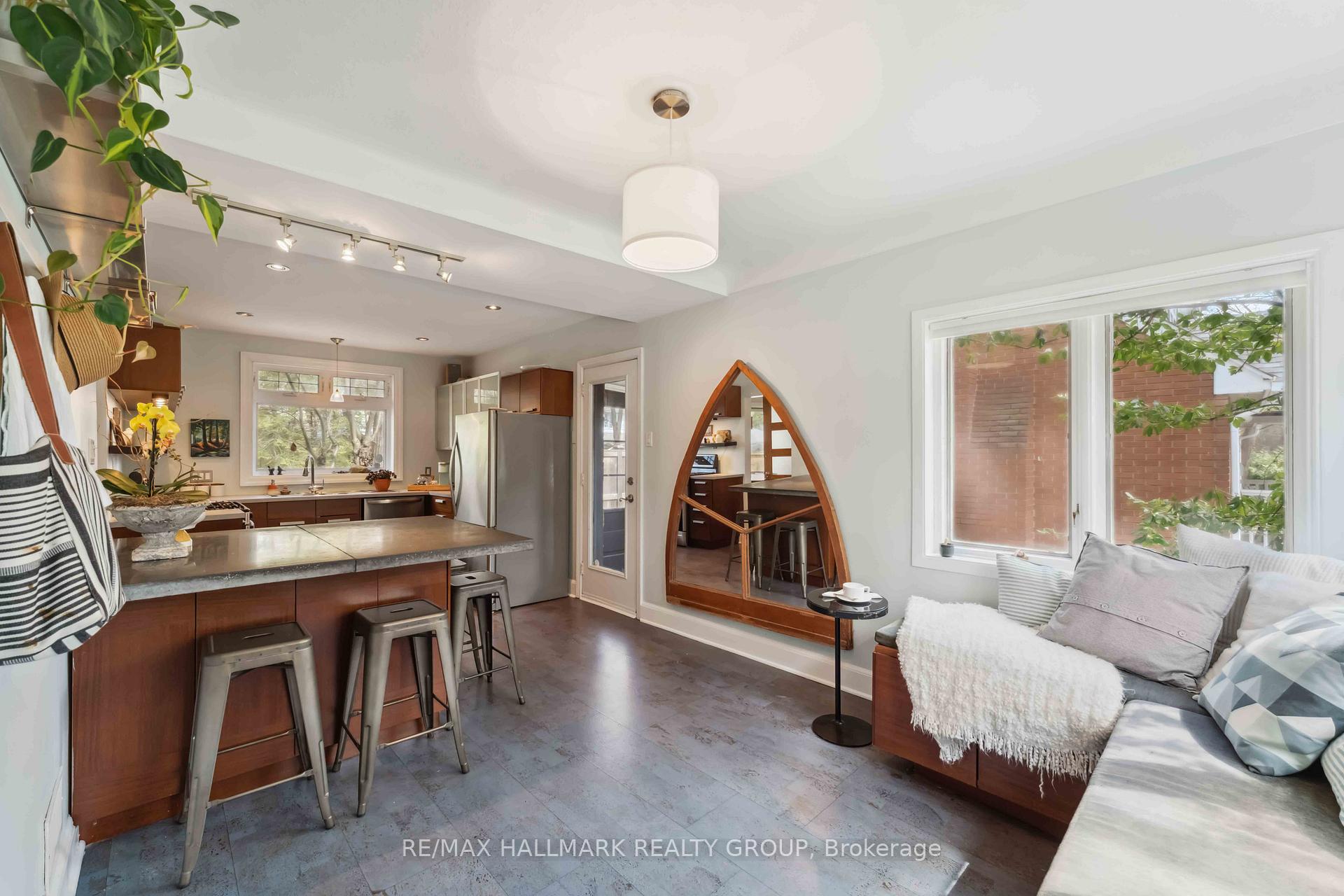 Photo 12 of 265 Patricia Avenue, Ottawa, Ottawa West/Tunneys Pasture — HOMEH