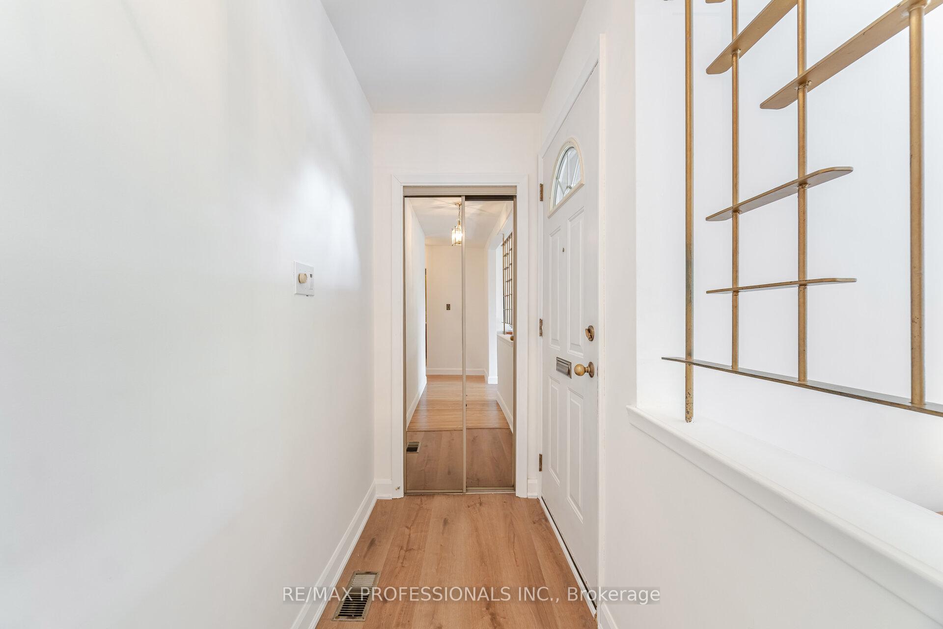 Photo 5 of 6 Tapley Drive, Etobicoke, Willowridge-Martingrove-Richview — HOMEH