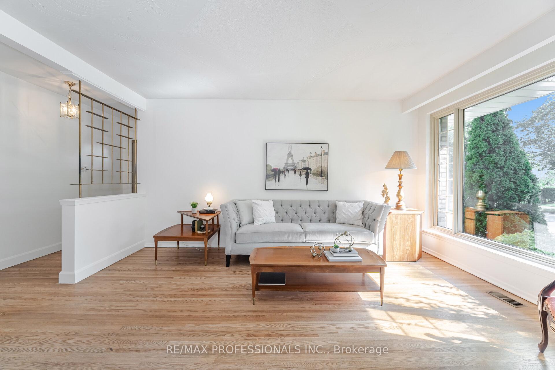 Photo 6 of 6 Tapley Drive, Etobicoke, Willowridge-Martingrove-Richview — HOMEH
