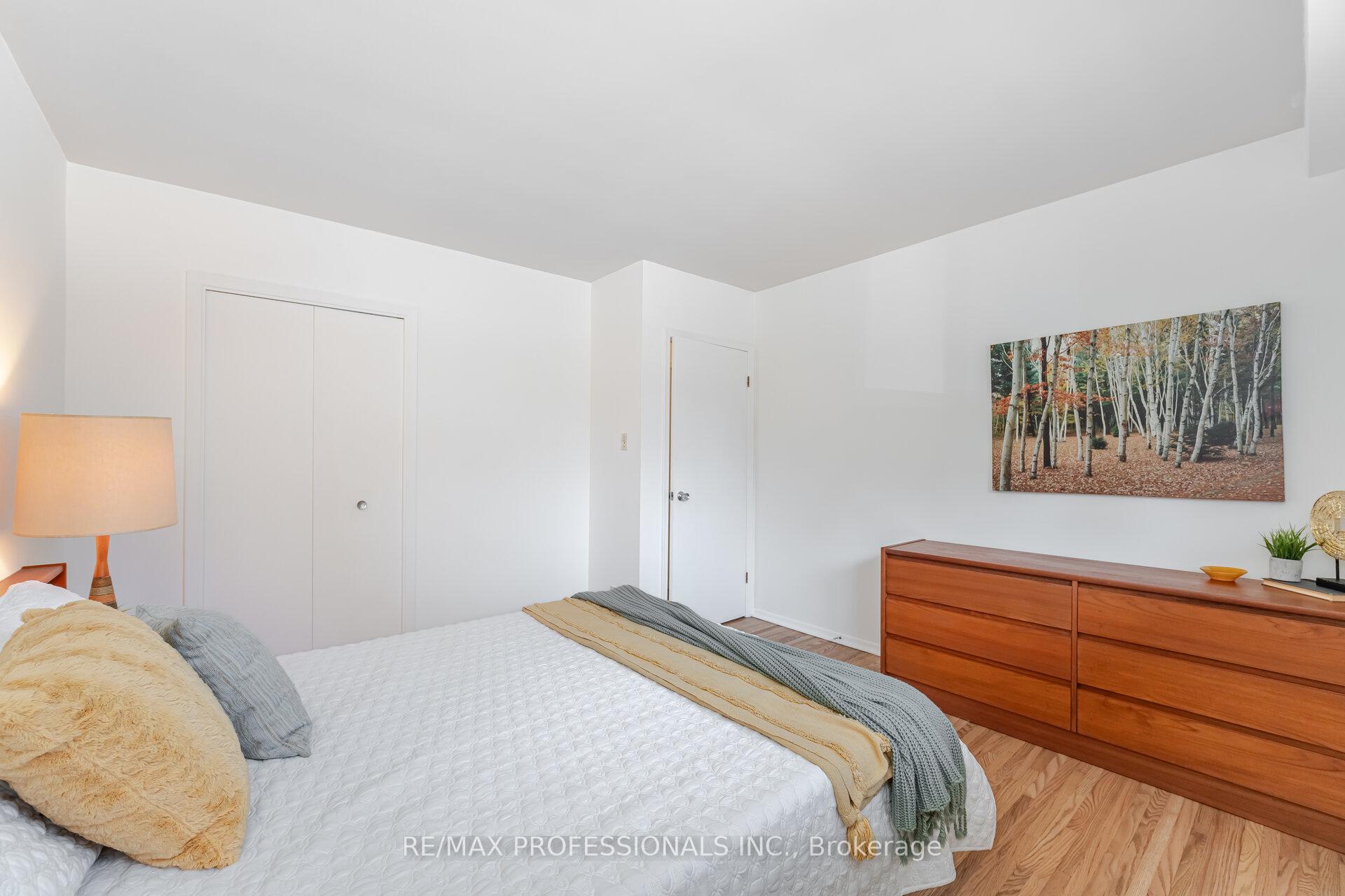 Photo 30 of 6 Tapley Drive, Etobicoke, Willowridge-Martingrove-Richview — HOMEH