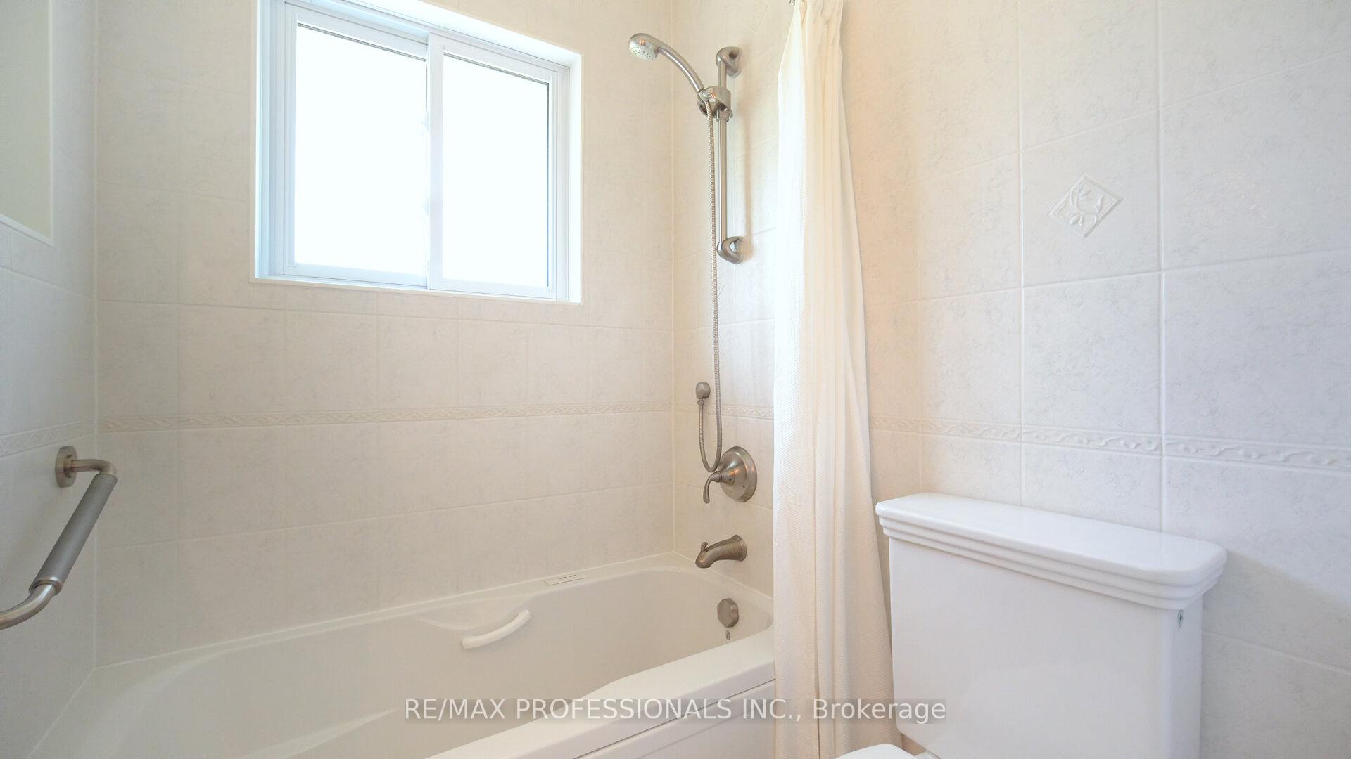 Photo 16 of 6 Tapley Drive, Etobicoke, Willowridge-Martingrove-Richview — HOMEH