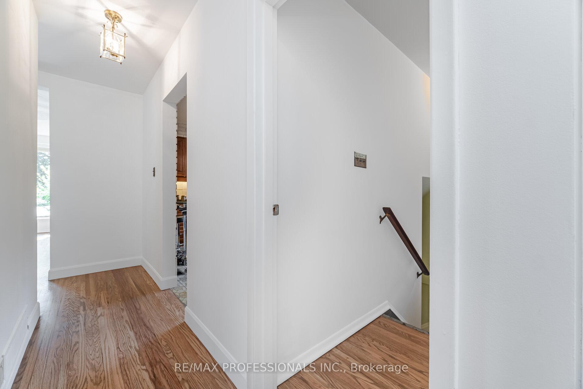 Photo 15 of 6 Tapley Drive, Etobicoke, Willowridge-Martingrove-Richview — HOMEH
