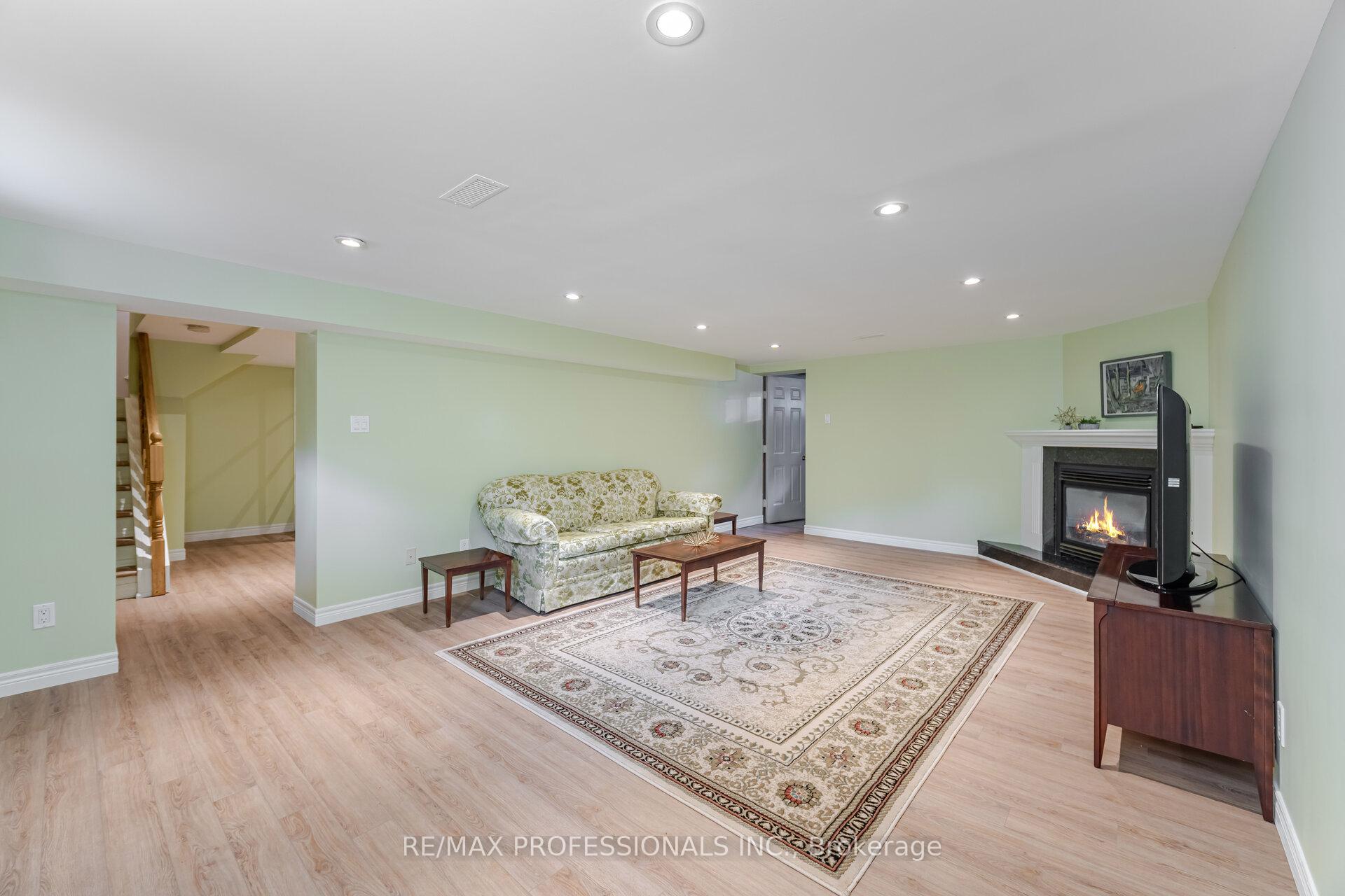 Photo 29 of 6 Tapley Drive, Etobicoke, Willowridge-Martingrove-Richview — HOMEH