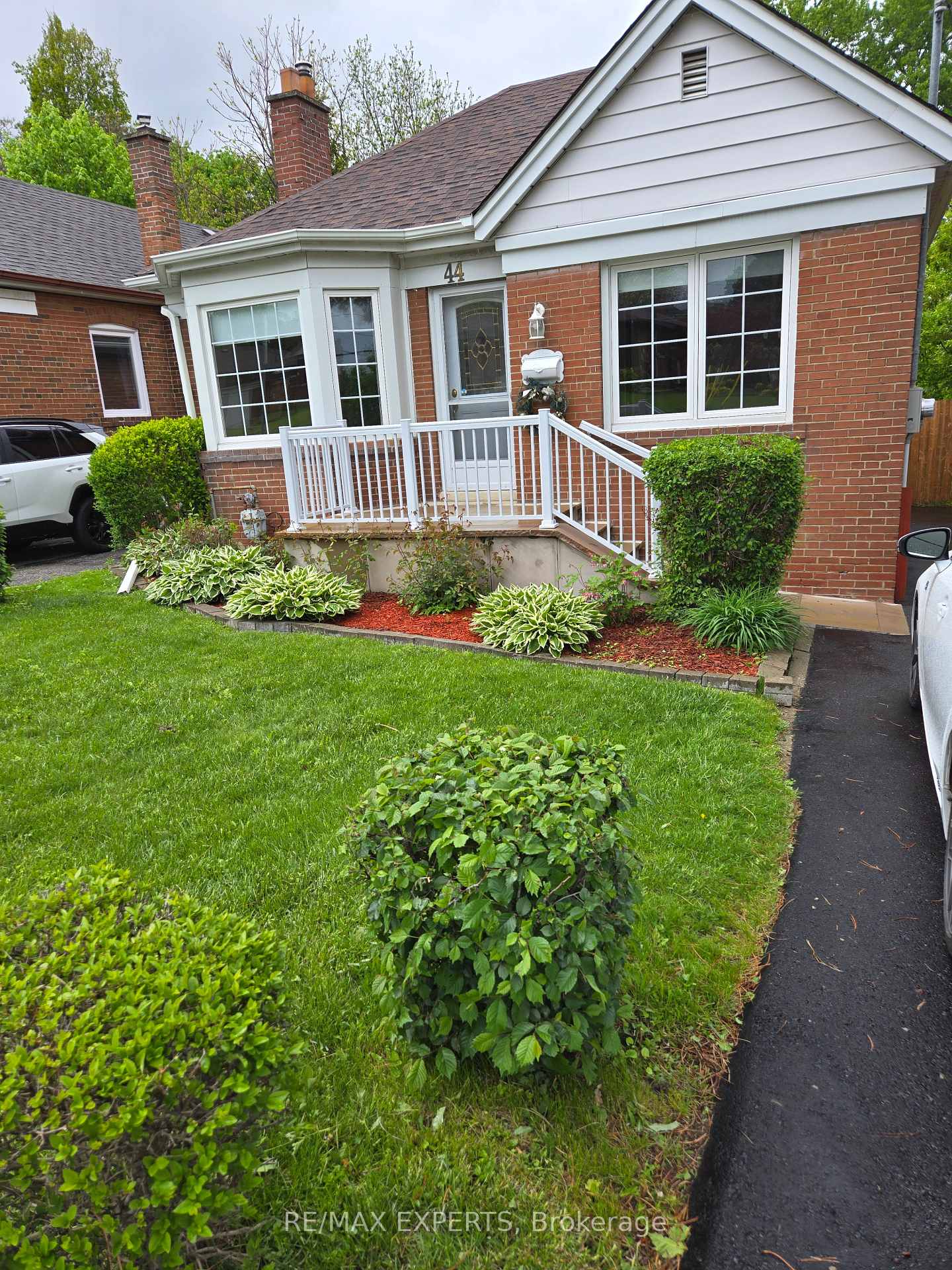 Photo 2 of 44 Dixon Road, Etobicoke, Humber Heights — HOMEH